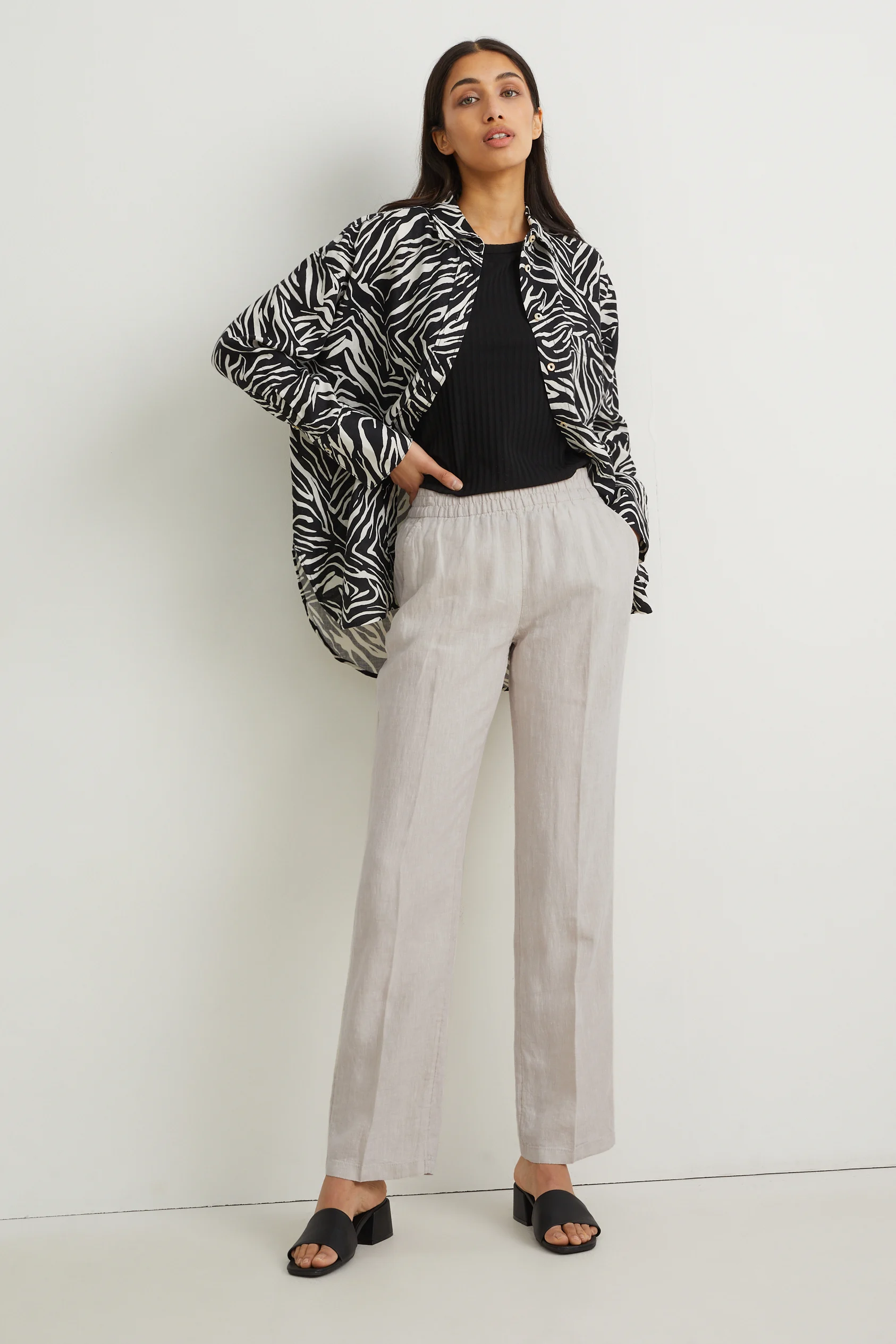 Basic linen trousers - mid-rise waist - regular fit