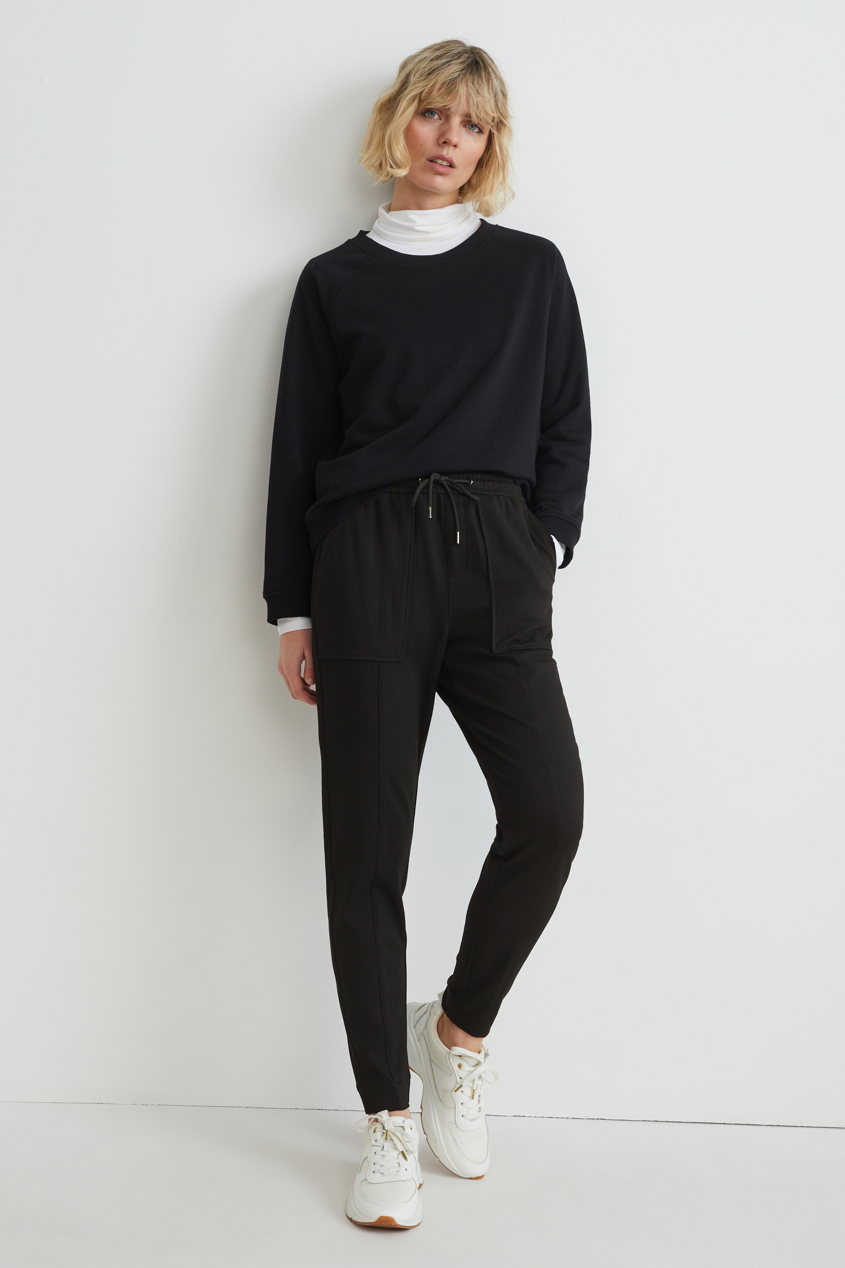 Cloth trousers - mid-rise waist - tapered fit