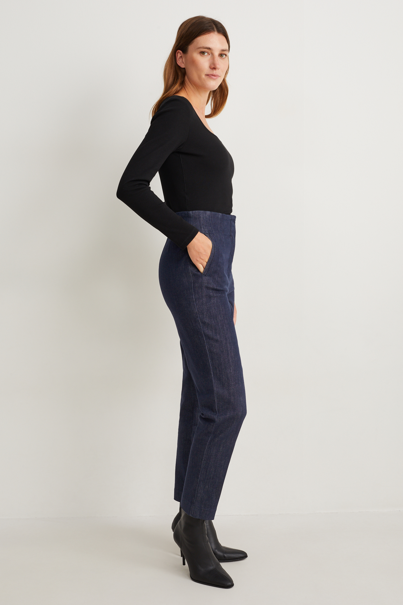 Tapered jeans - high waist