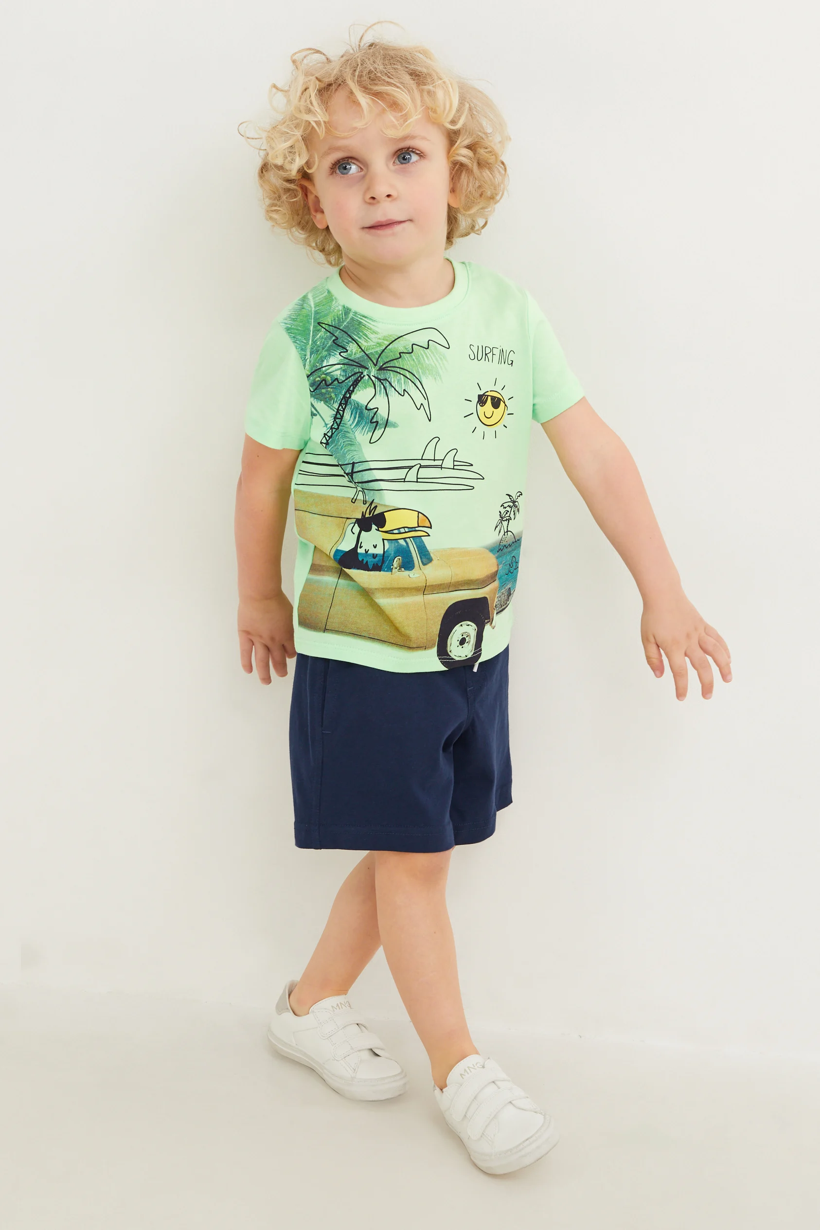 Set - short sleeve T-shirt and sweat shorts - 2 piece