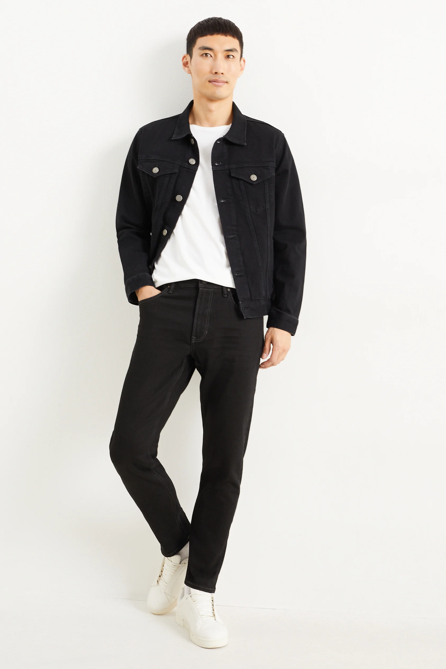 Slim tapered jeans