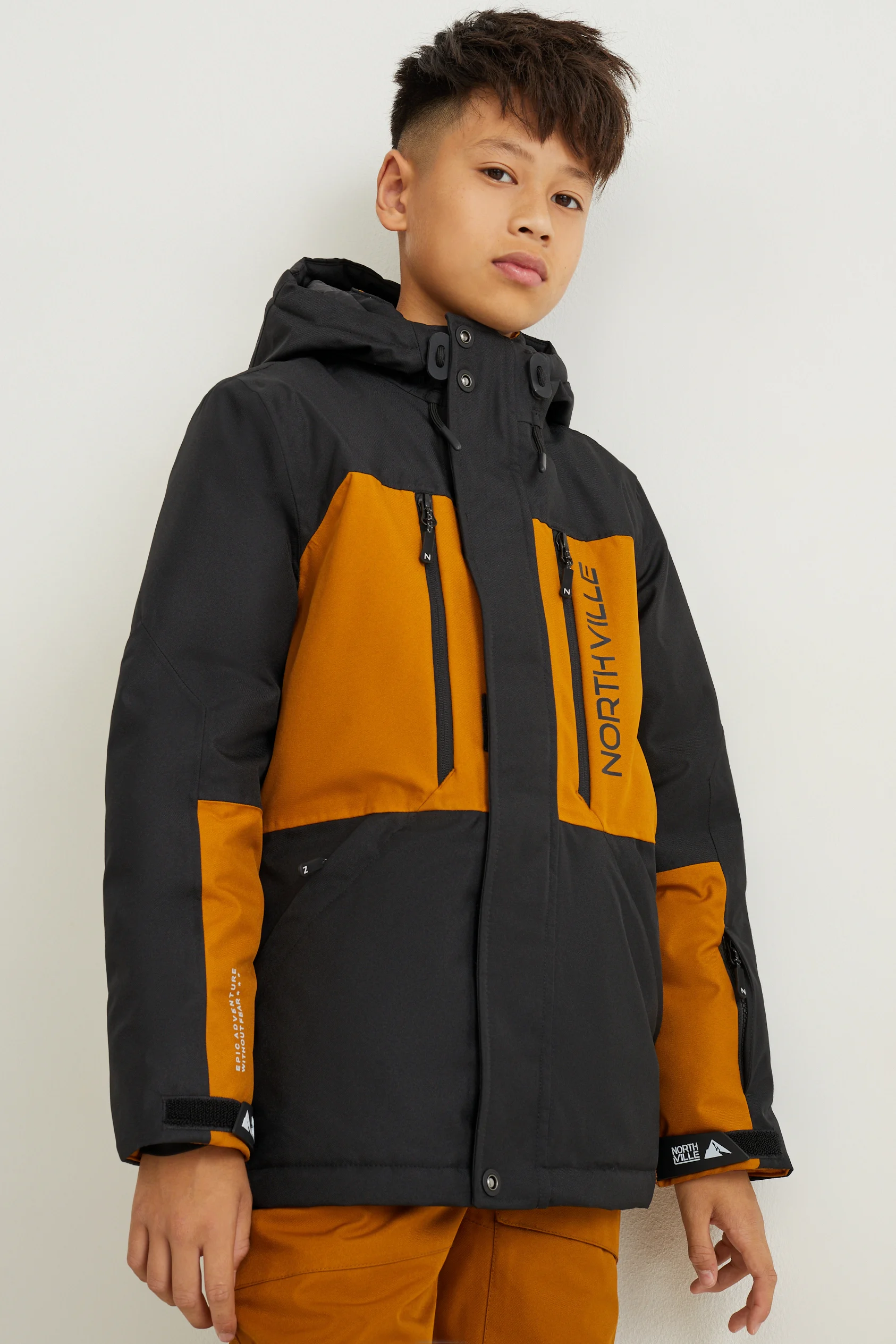 Ski jacket with hood