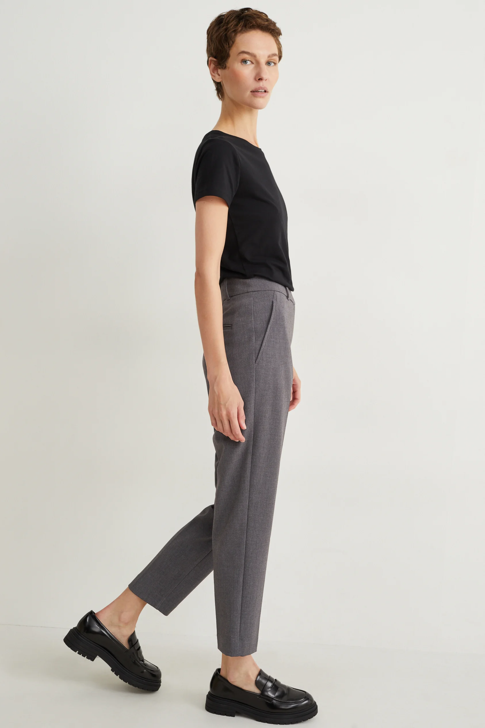 Cloth trousers - high waist - slim fit