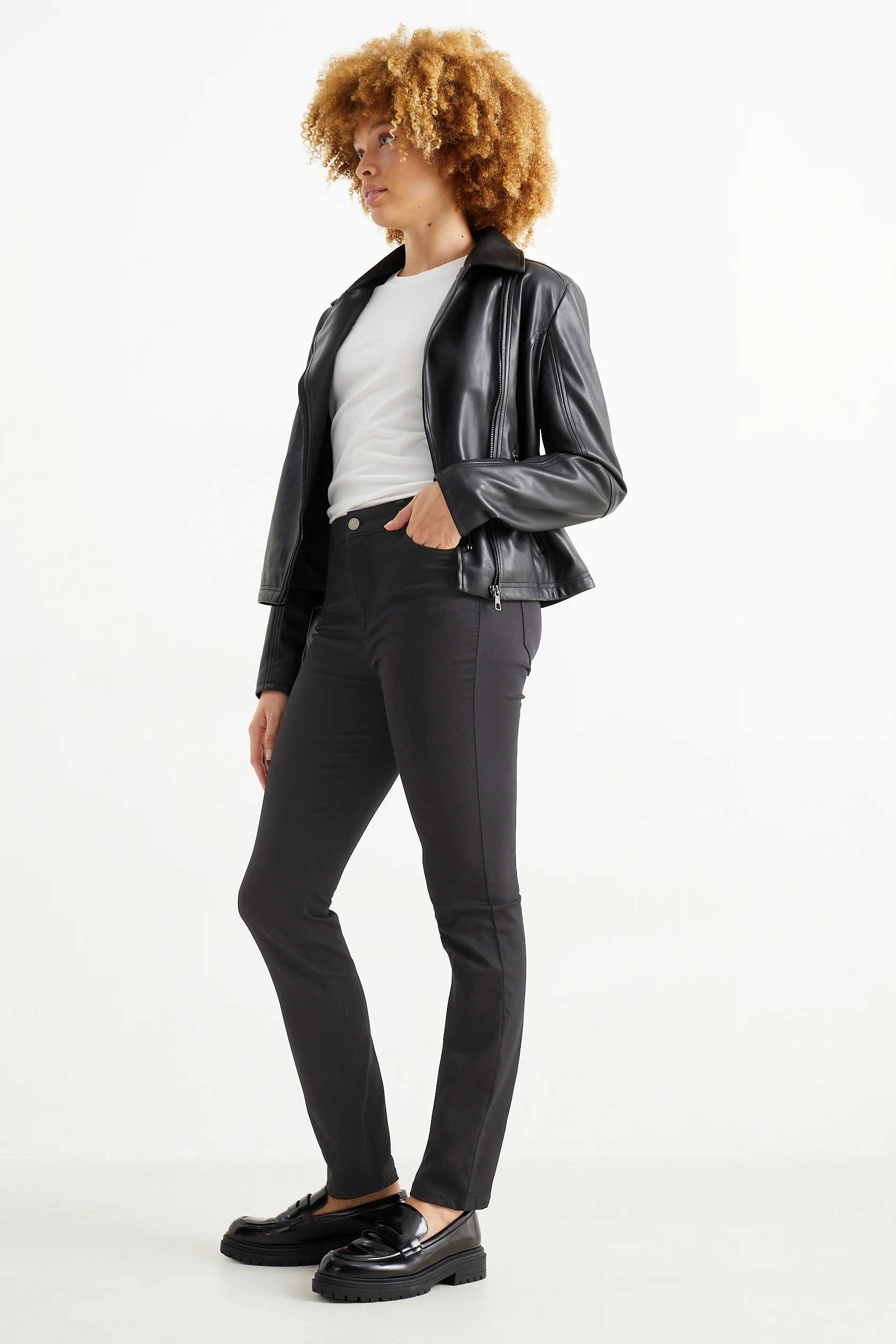 Trousers - high waist - slim fit