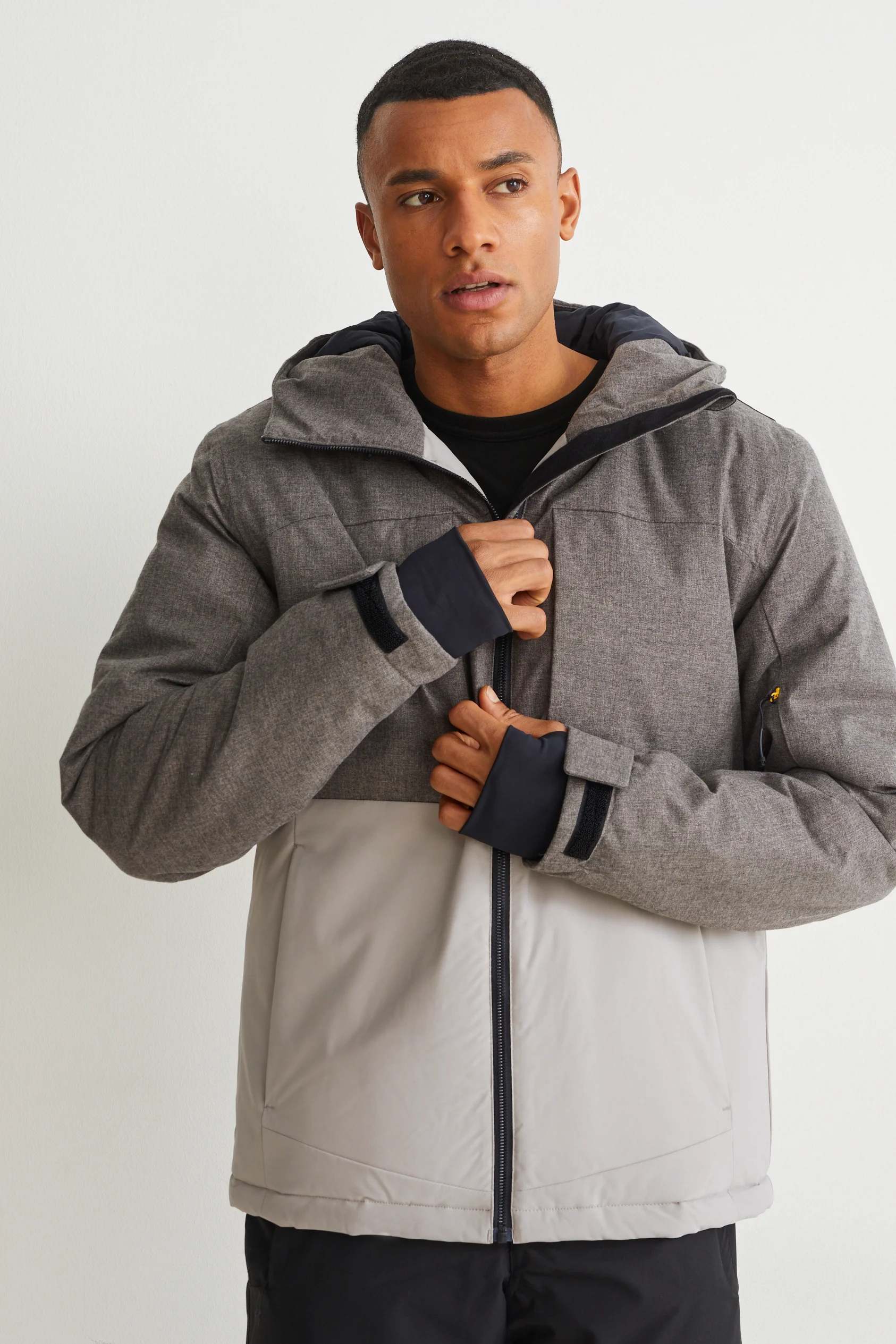 Ski jacket with hood