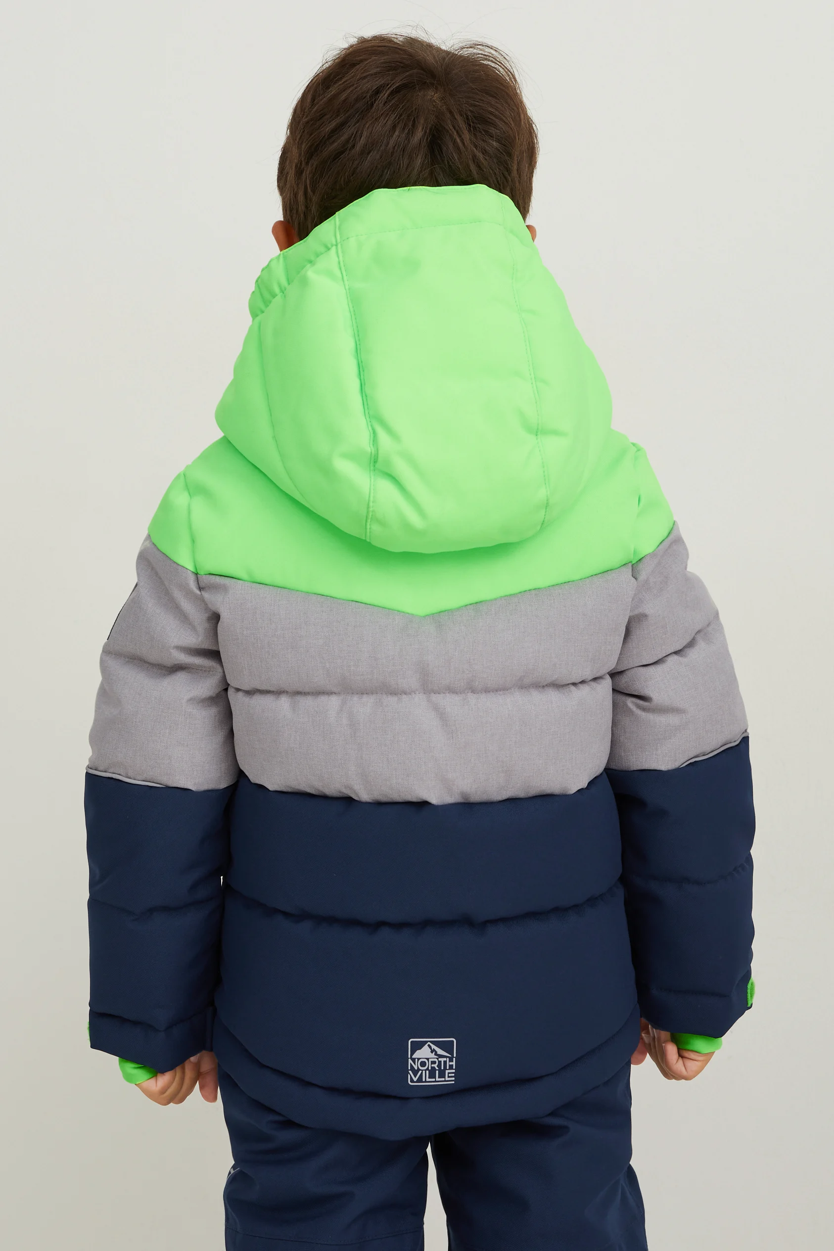 Ski jacket with hood