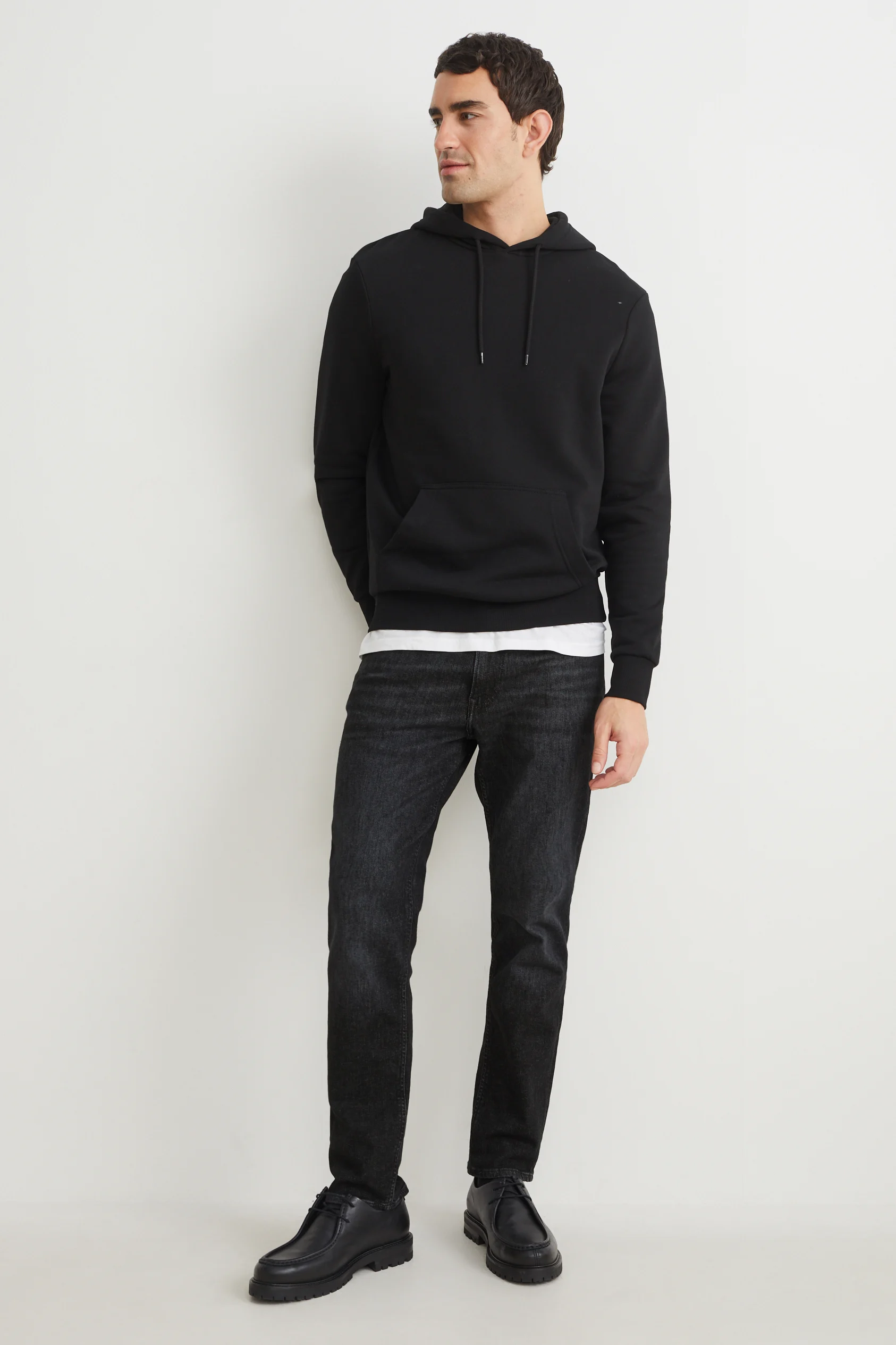 Tapered jeans with hemp fibres - LYCRA?