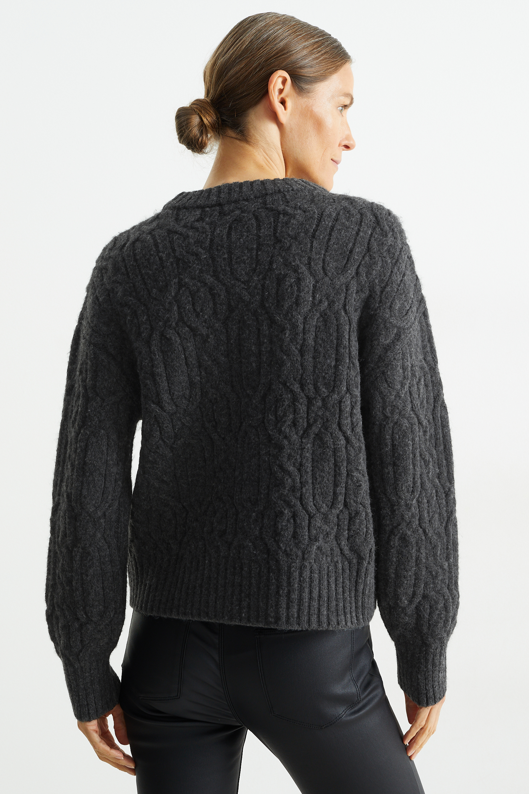 Jumper with cable knit pattern
