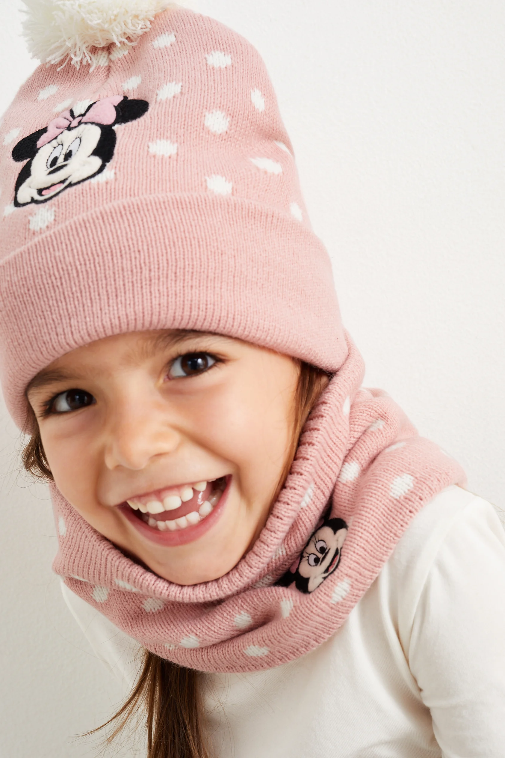 Minnie Mouse - set - hat and snood - 2 piece