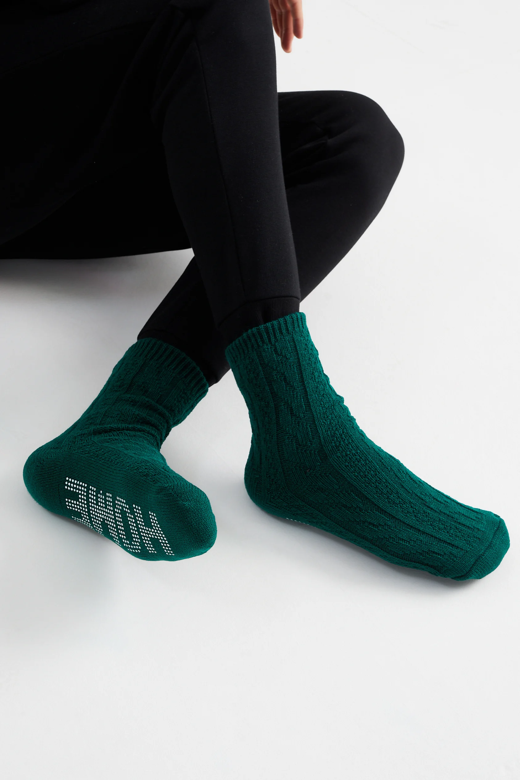 Non-slip socks - cable knit pattern