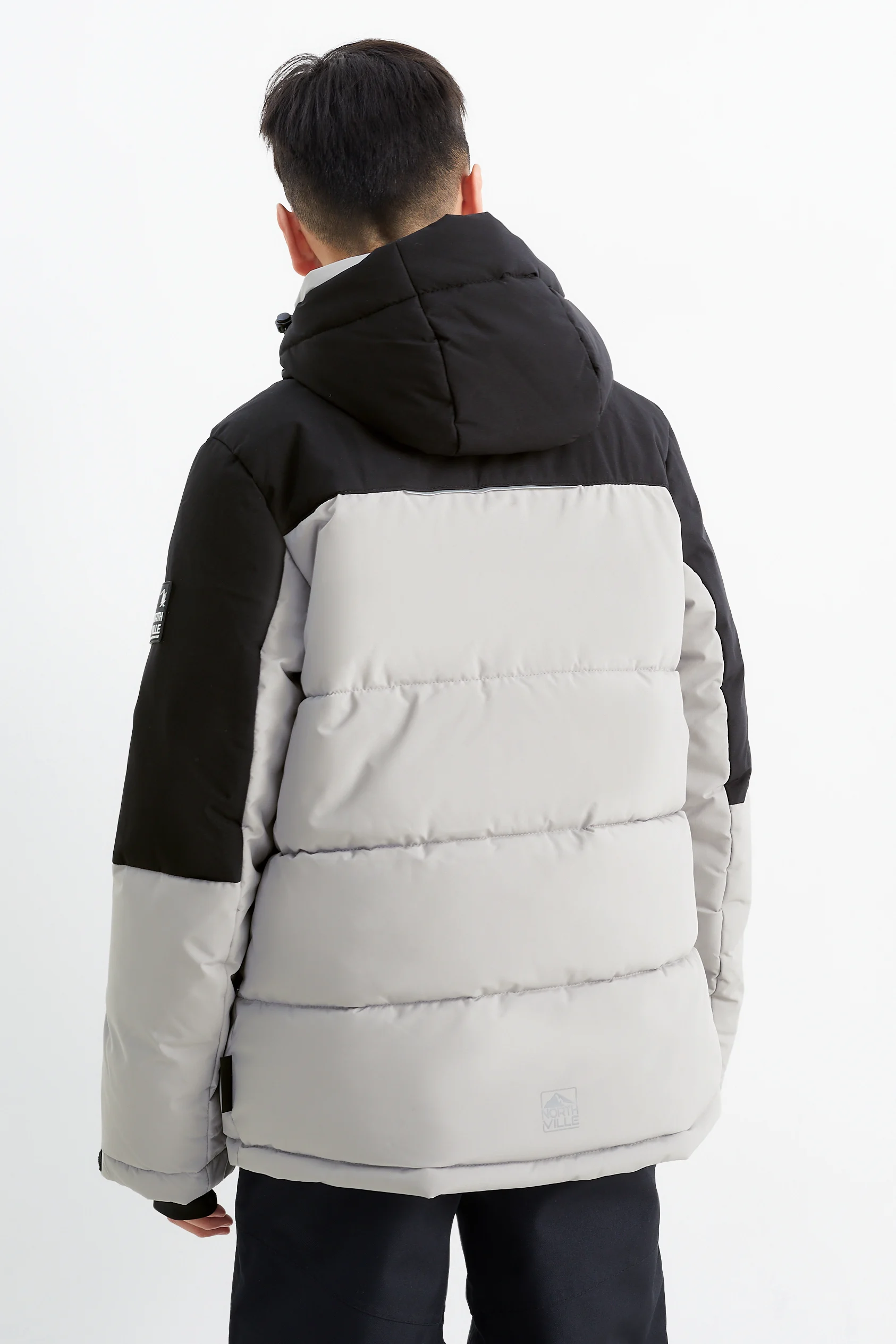 Ski jacket with hood