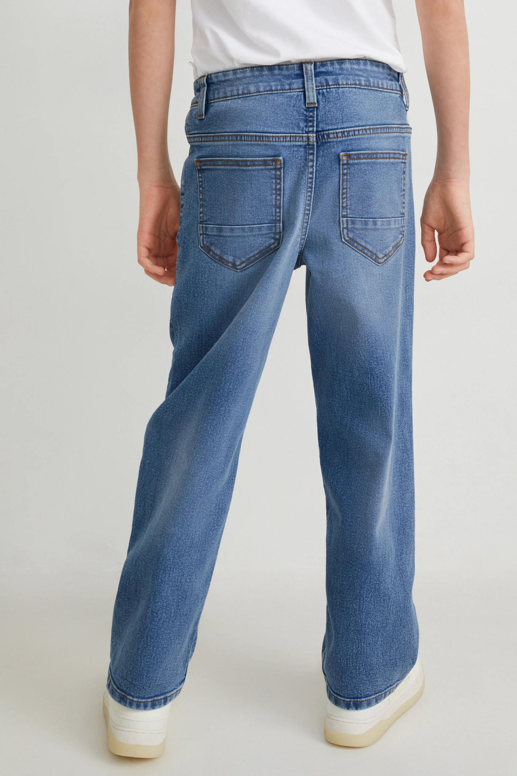 Loose fit jeans