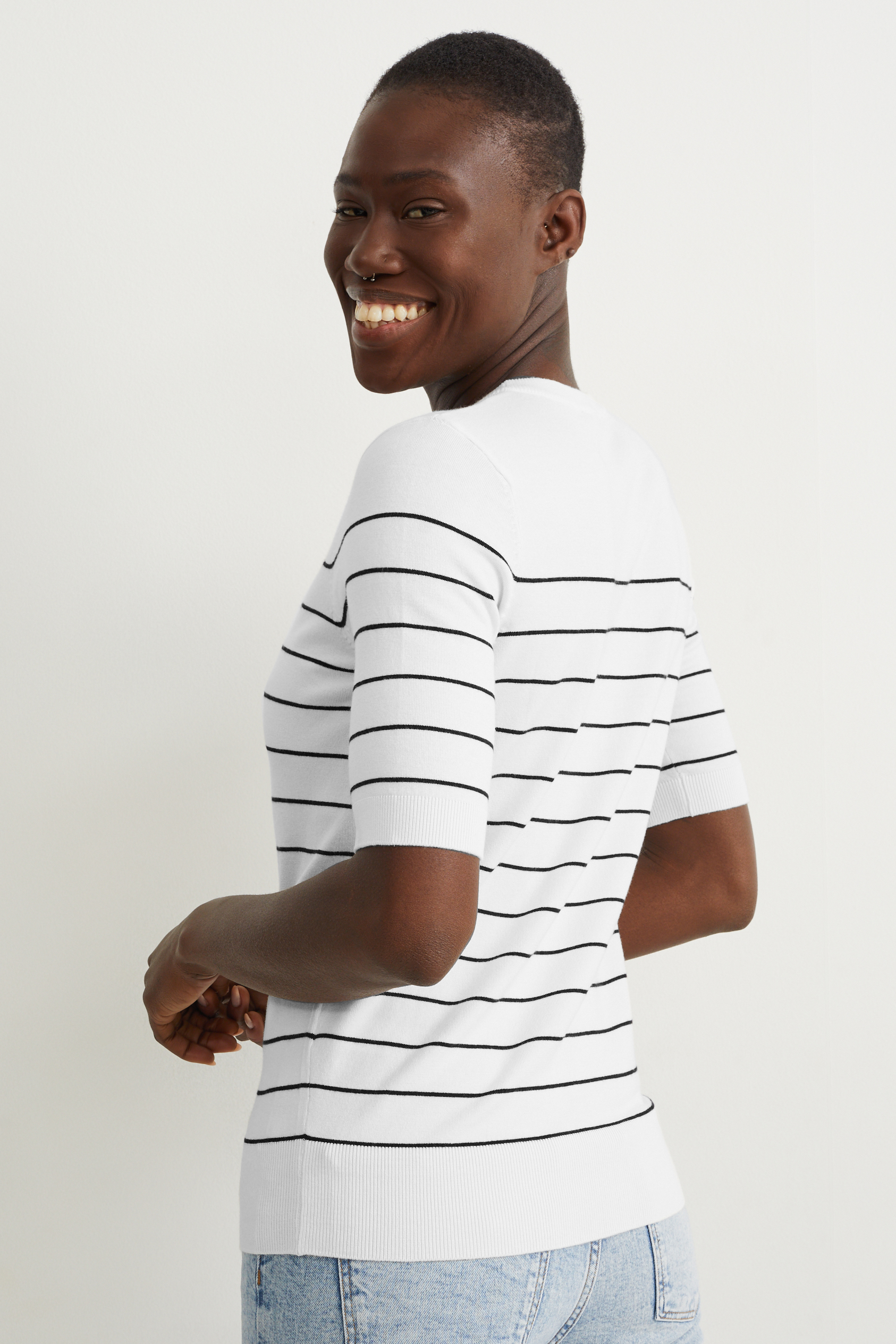 Knitted jumper - short sleeve - striped