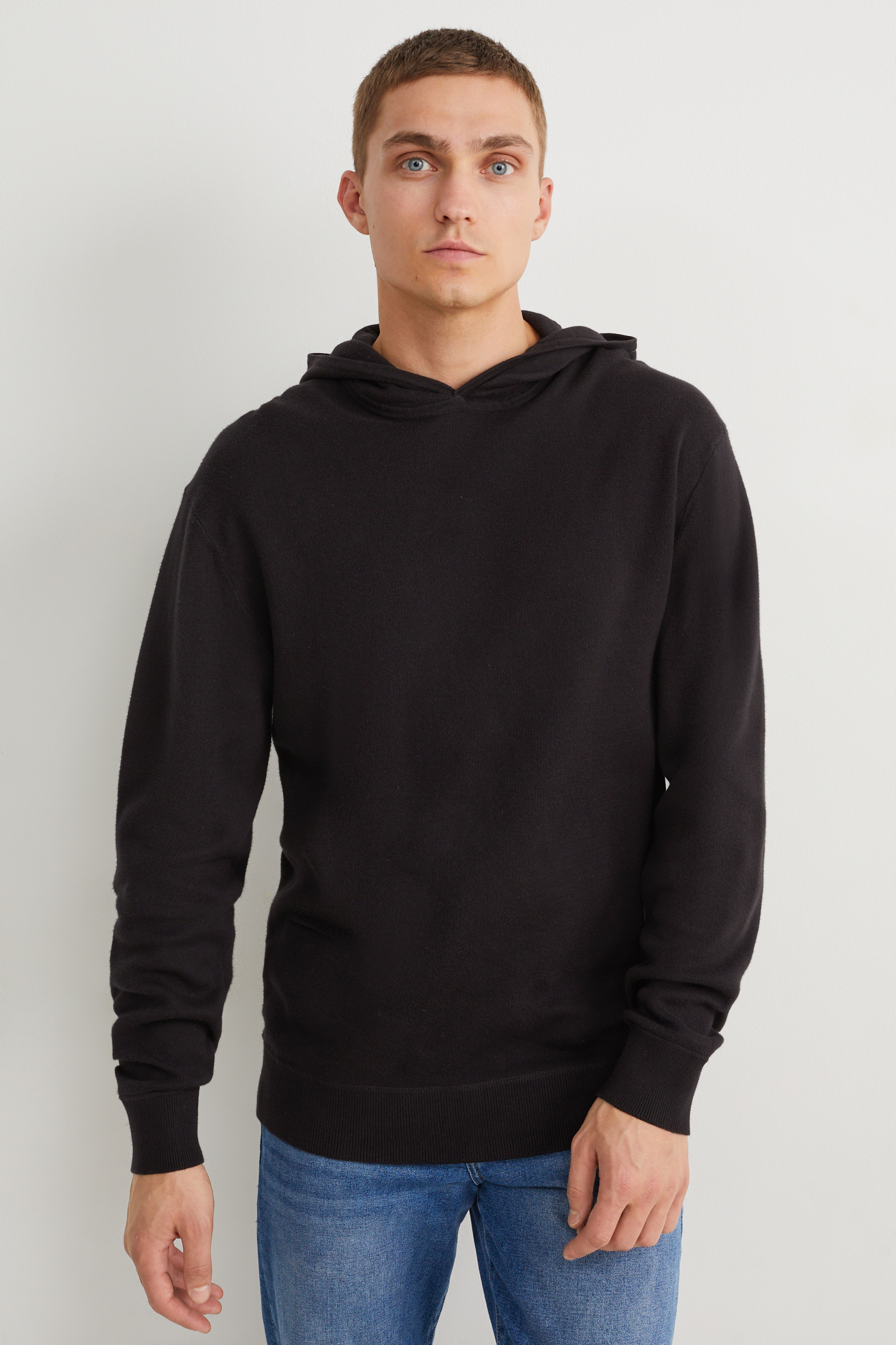 Hooded jumper