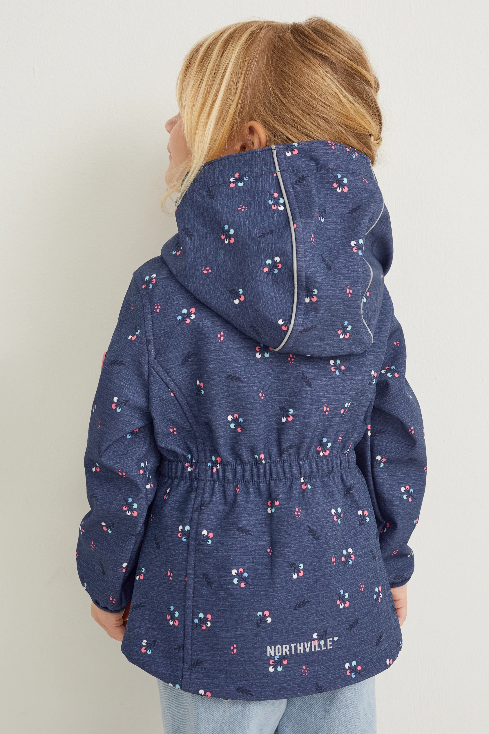 Softshell jacket with hood