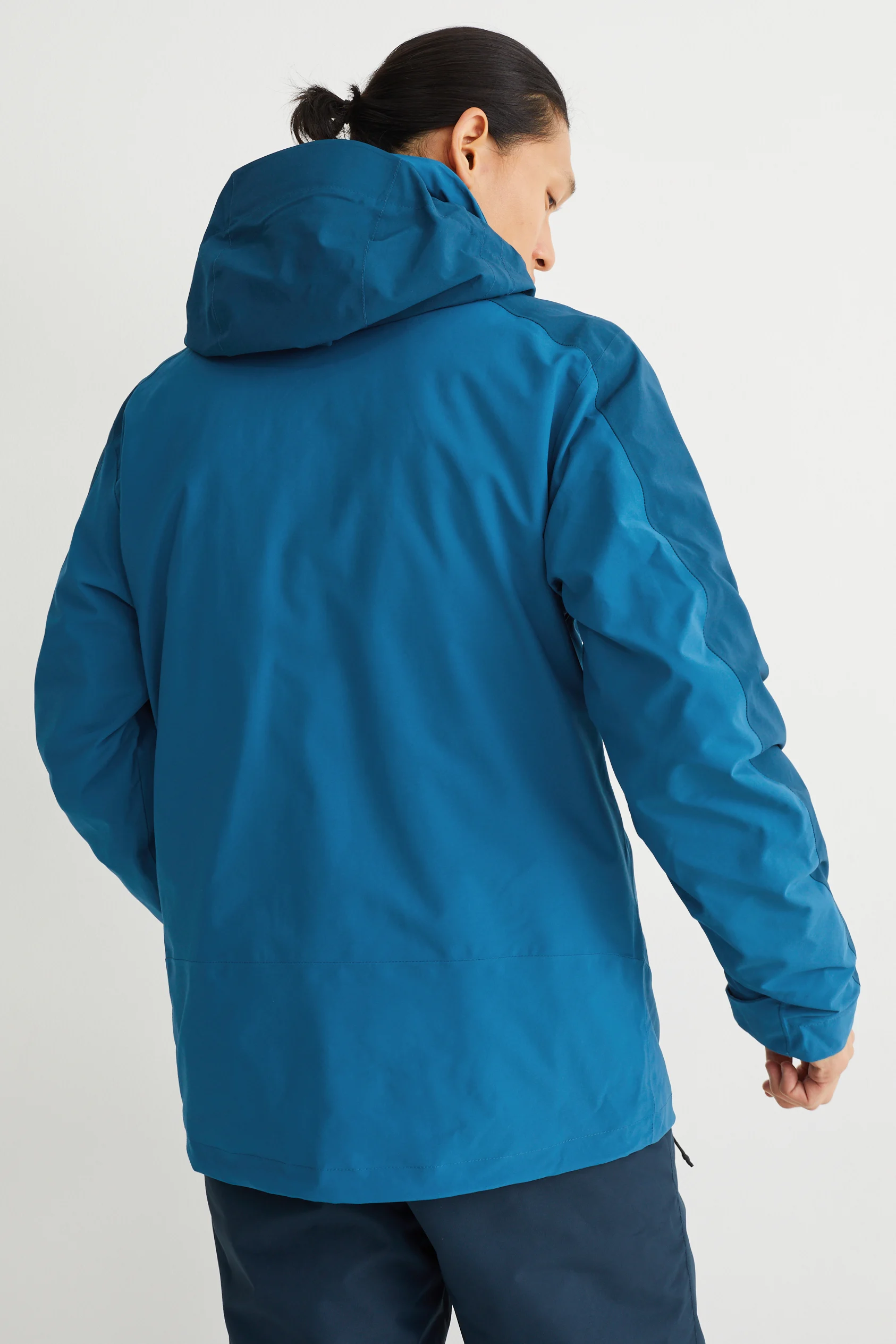 Ski jacket with hood