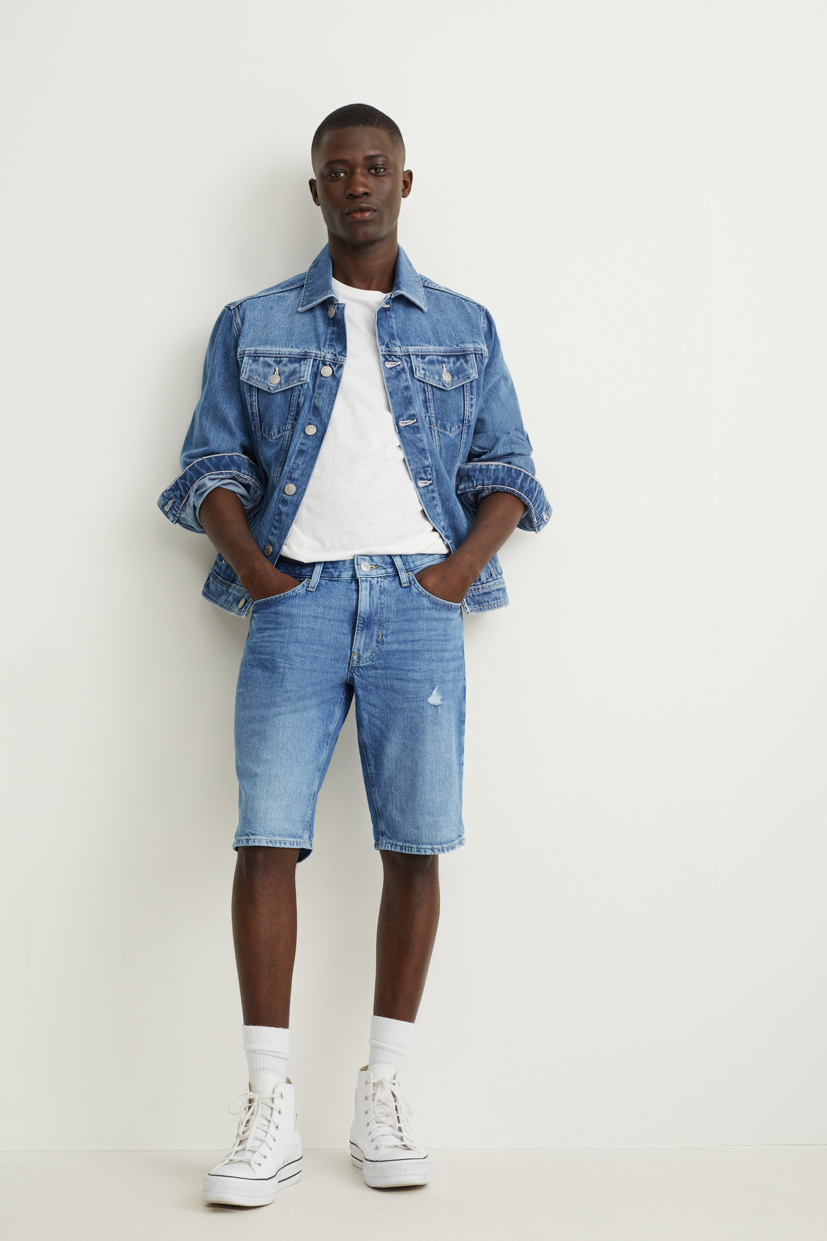 Denim shorts - LYCRA?