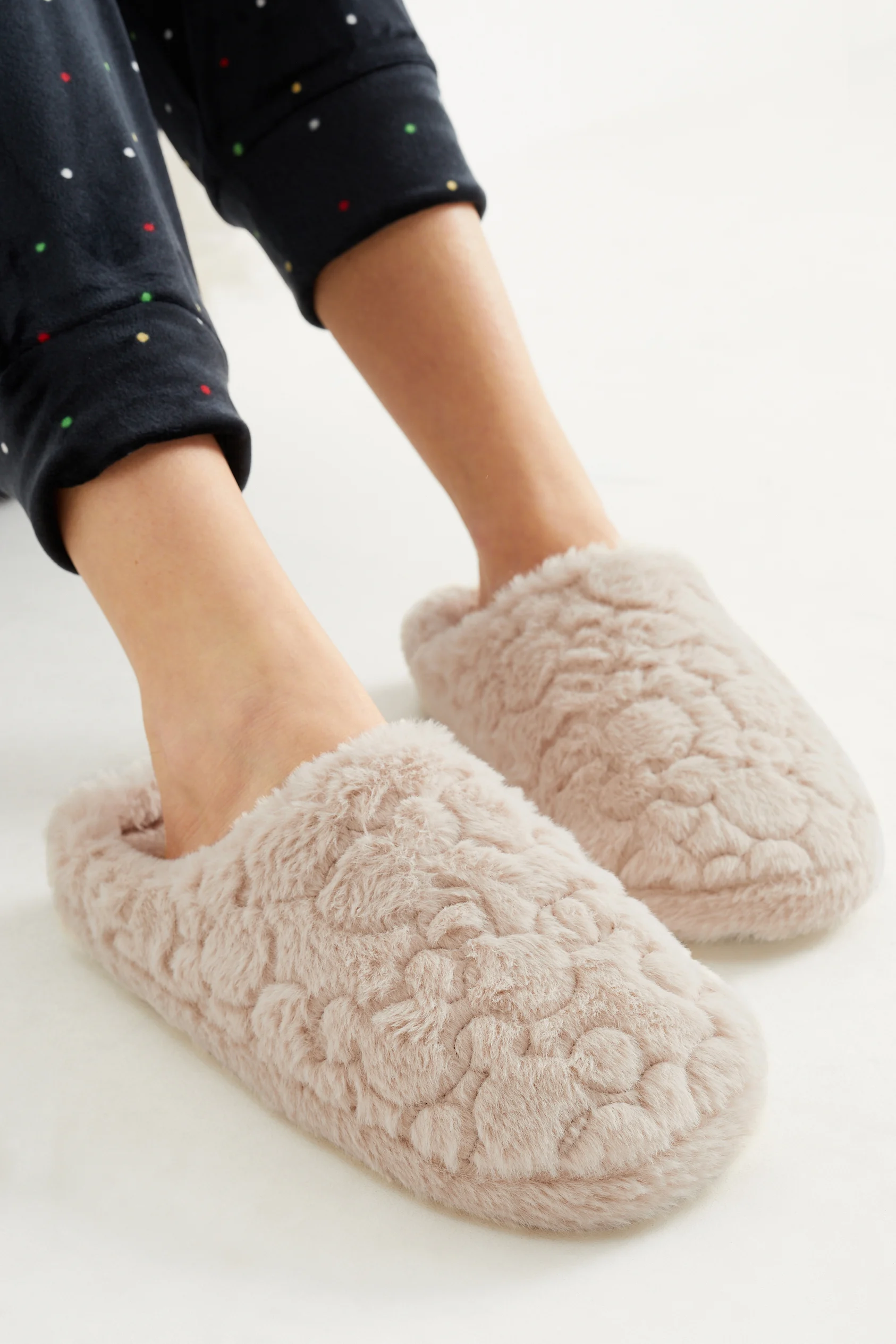 Faux fur slippers - Mickey Mouse