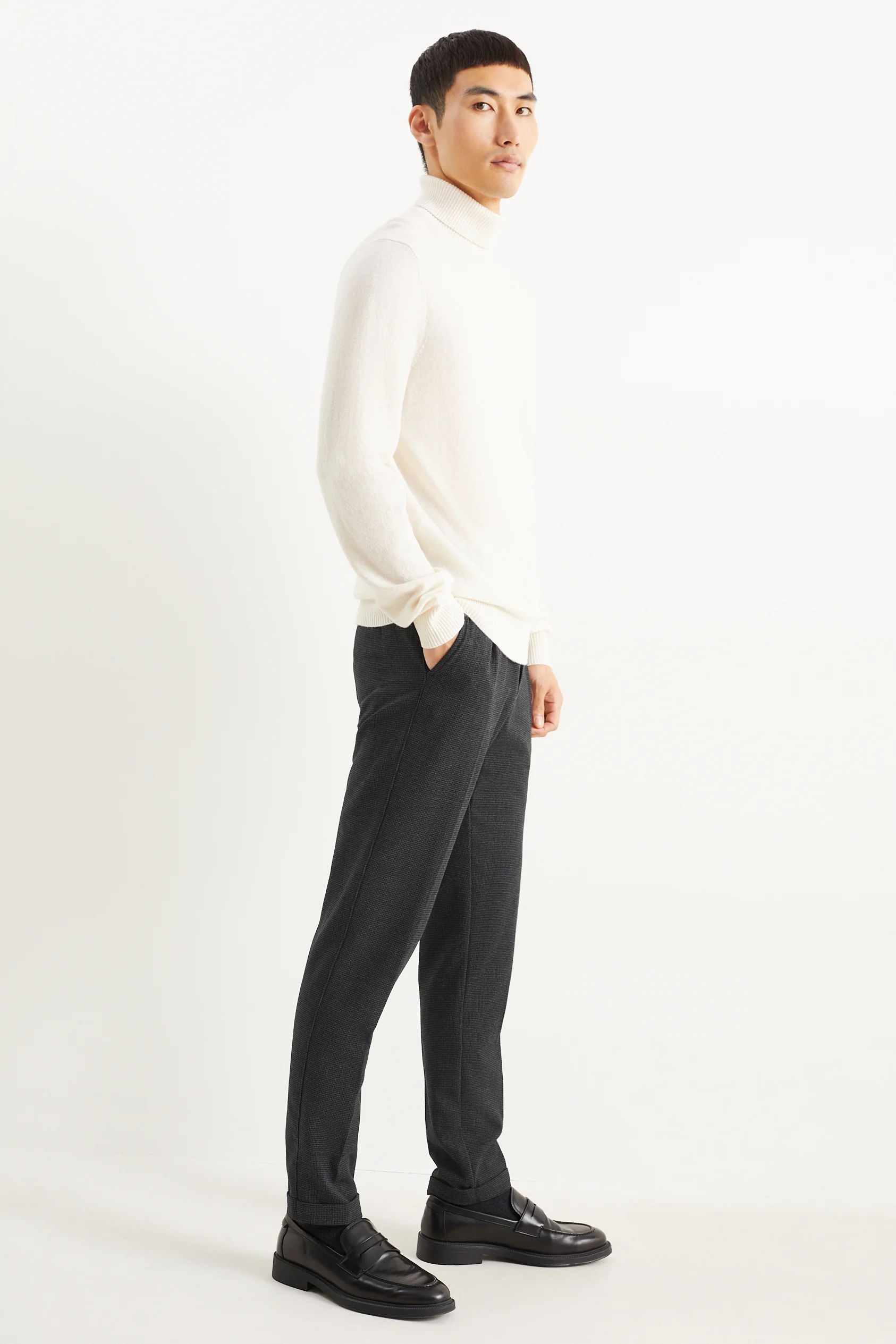 Chinos - tapered fit