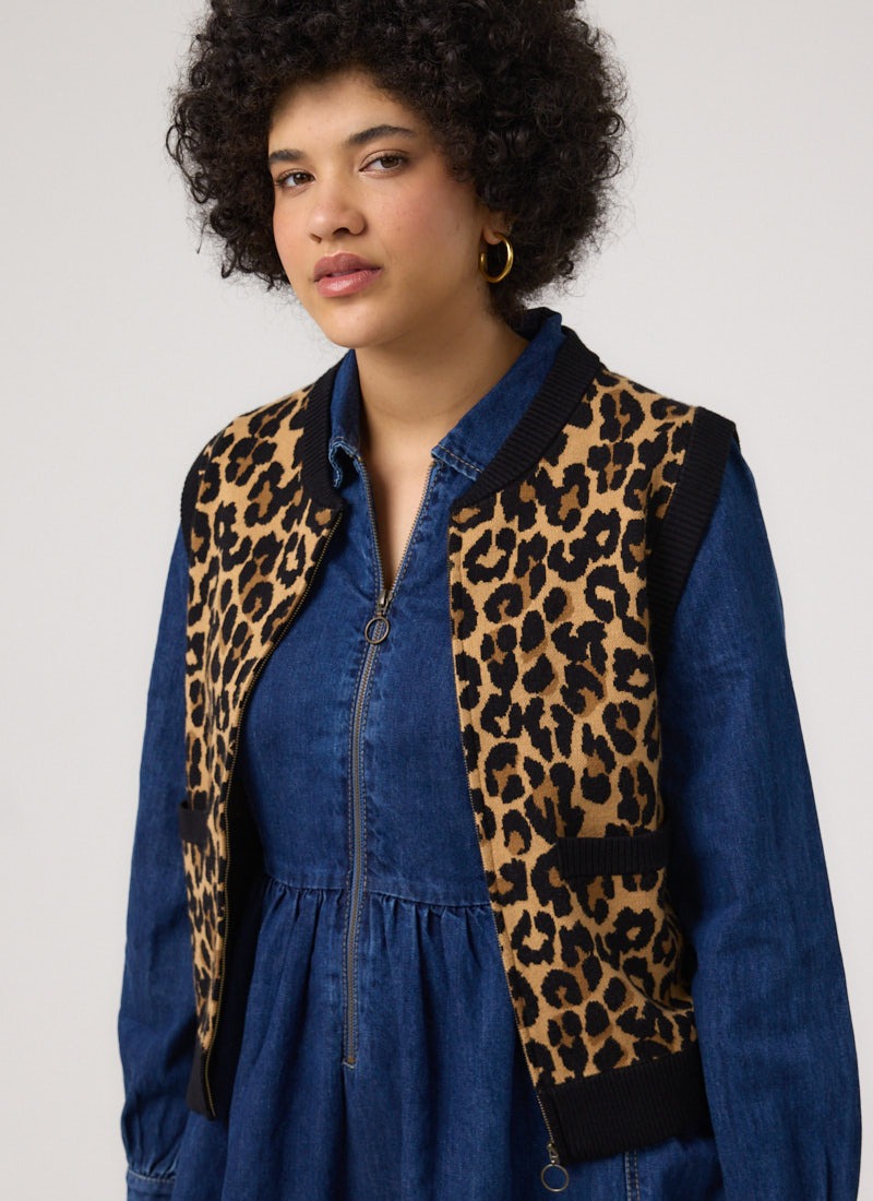 Samantha Leopard Intarsia Knit Zip-Through Gilet