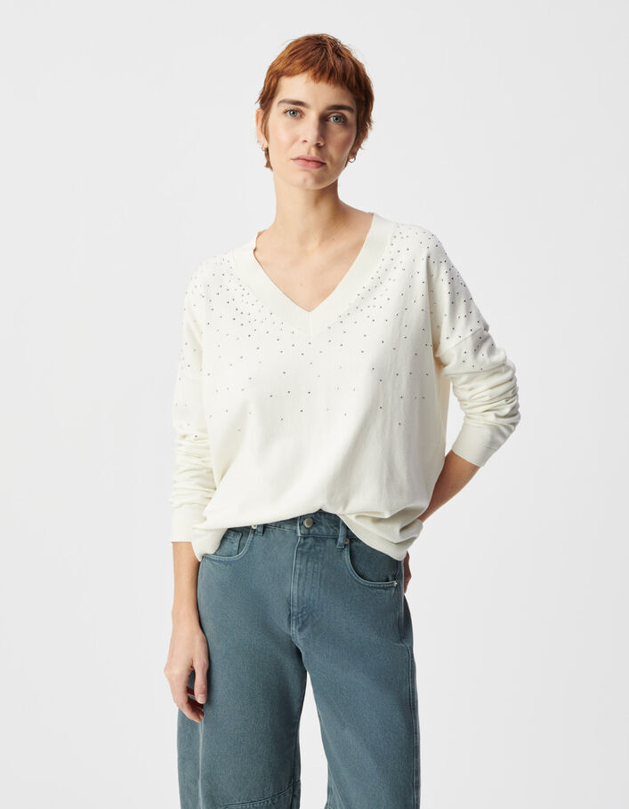 Pull col V blanc tricot d&eacute;cor clous Femme