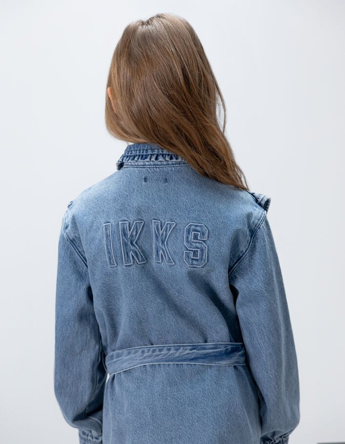 Robe en jean bleu ceintur&eacute;e d&eacute;tails volants fille