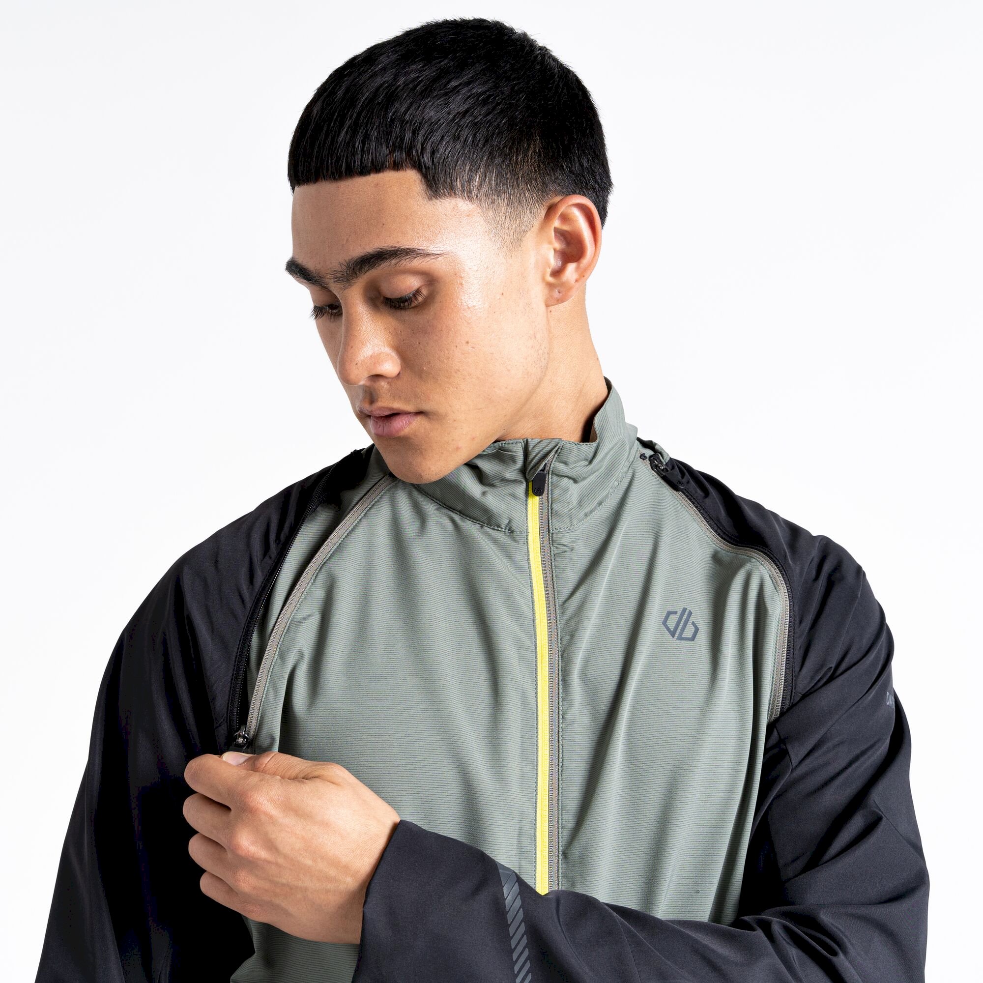 Dare 2b - Men's Oxidate Lightweight Windshell Jacket | Agave Green Black