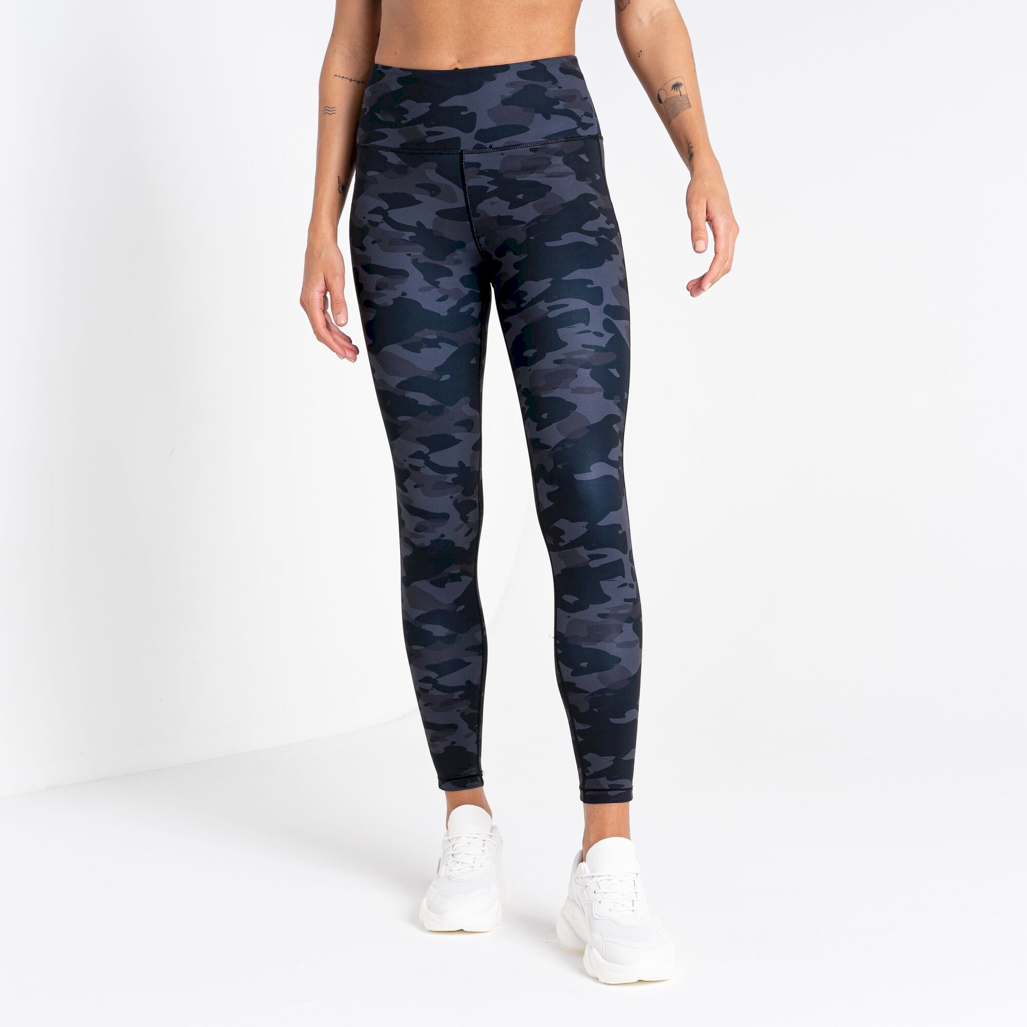 Dare 2b - Women's Influential Recycled Leggings | Black Camo Print