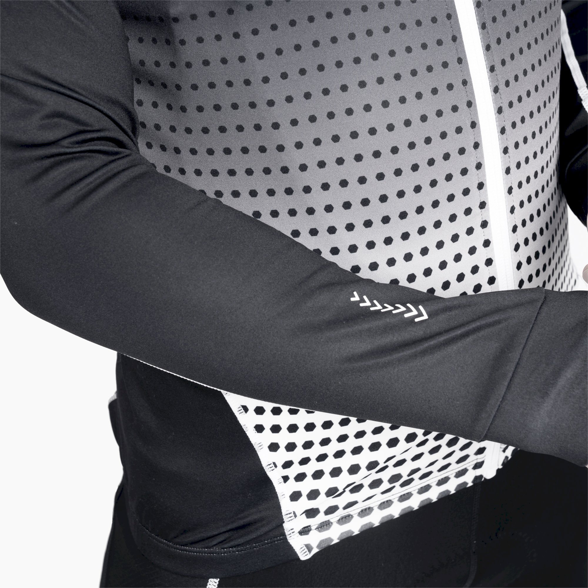 Dare 2b - Men's Virtuosity Long Sleeved AEP Jersey | Black Gradient