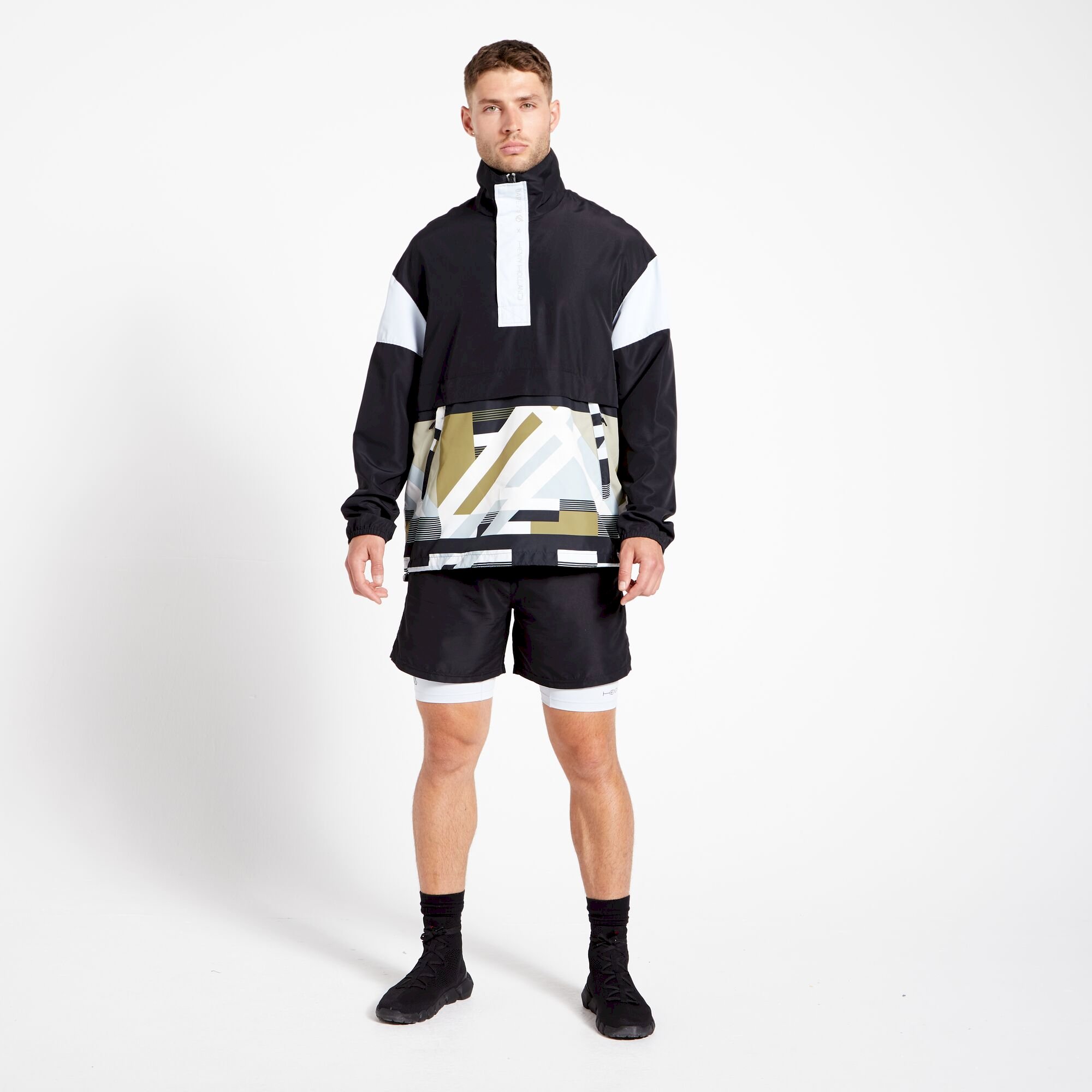 Dare 2b - Men's Hot Shot Windbreaker Jacket | Black Hero Print