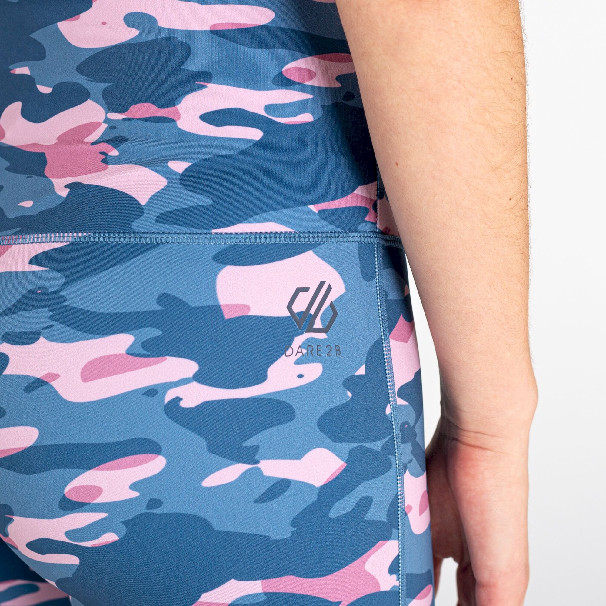 Dare 2b - Women's Influential 3/4 Recycled Leggings | Powder Pink Camo