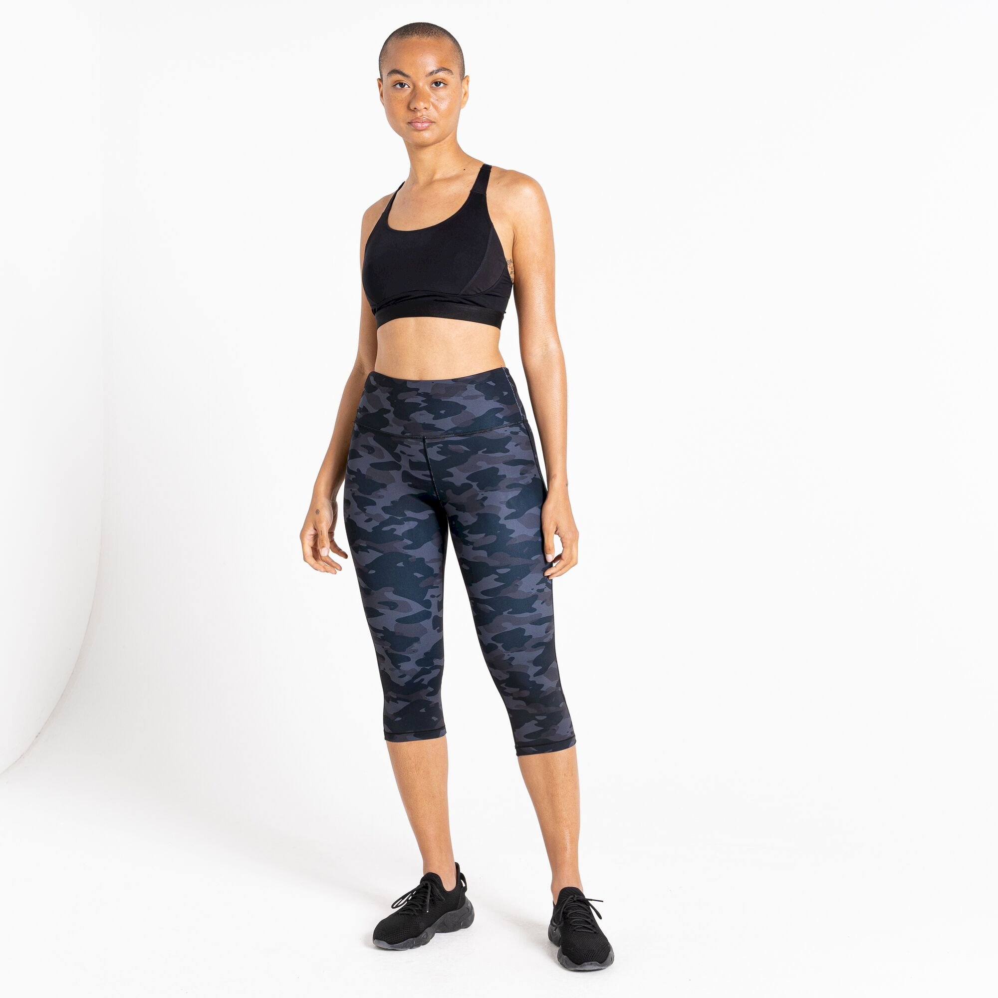 Dare 2b - Women's Influential 3/4 Recycled Leggings | Black Camo Print