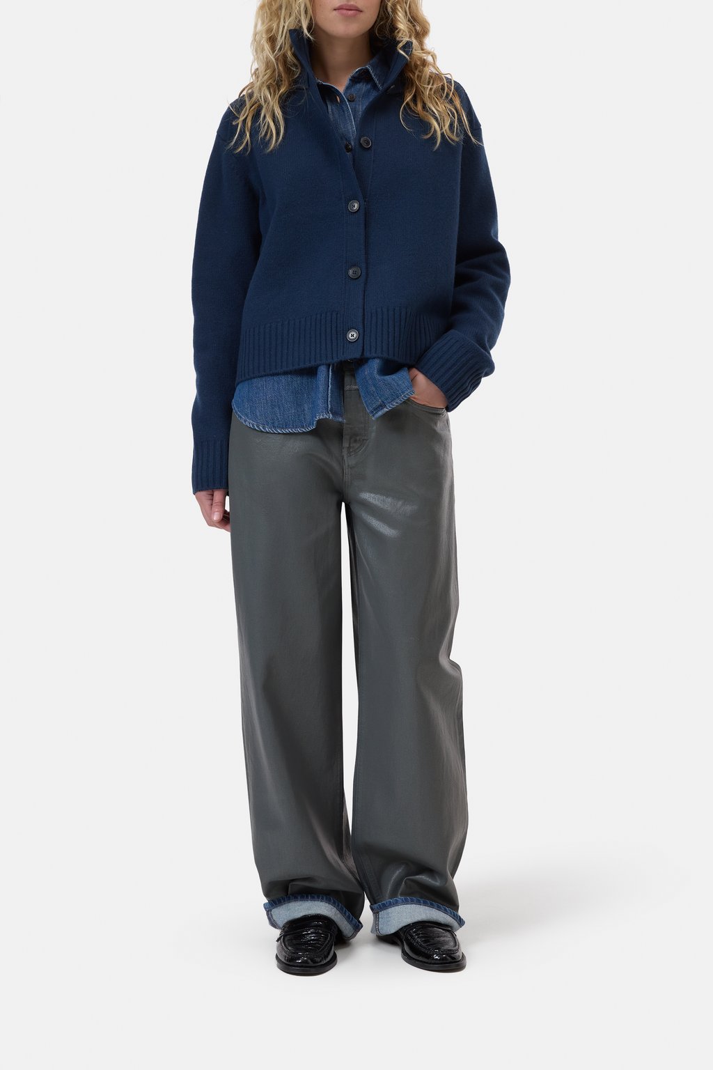 Rollkragen-Strickjacke aus Wolle