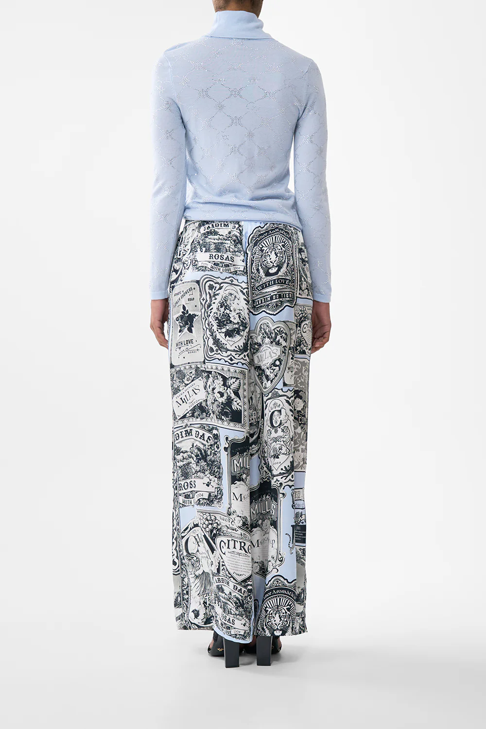 FITTED TURTLE NECK KNIT PERFUMED IN PORTO