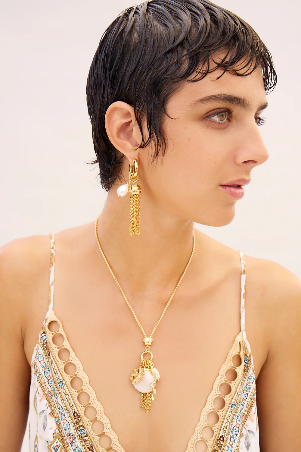 ENCHANTED OCEANIA ASYMMETRICAL DROP EARRINGS GOLD