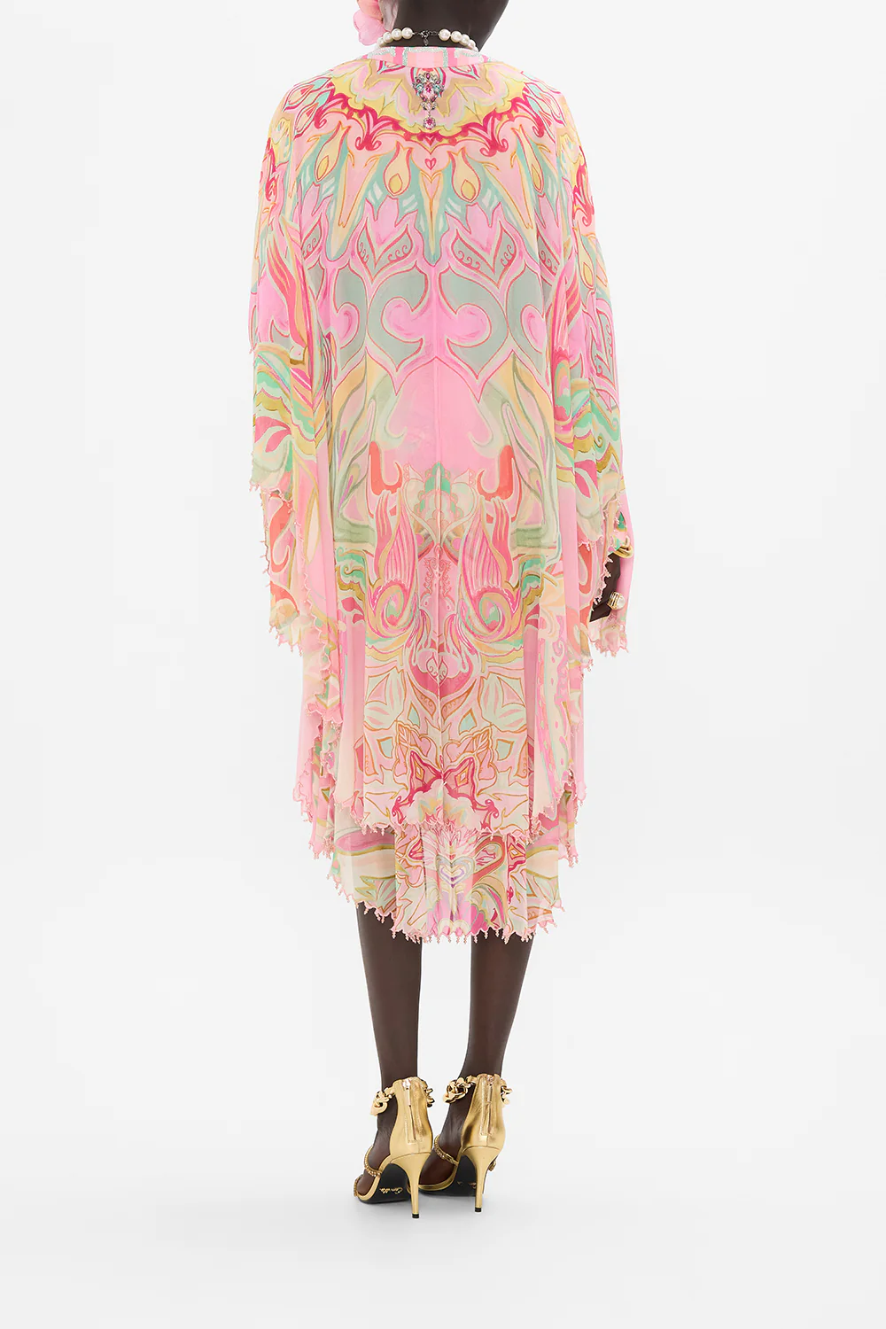 SCALLOPED EDGE LAYER TEA WITH TUSCHINSKI