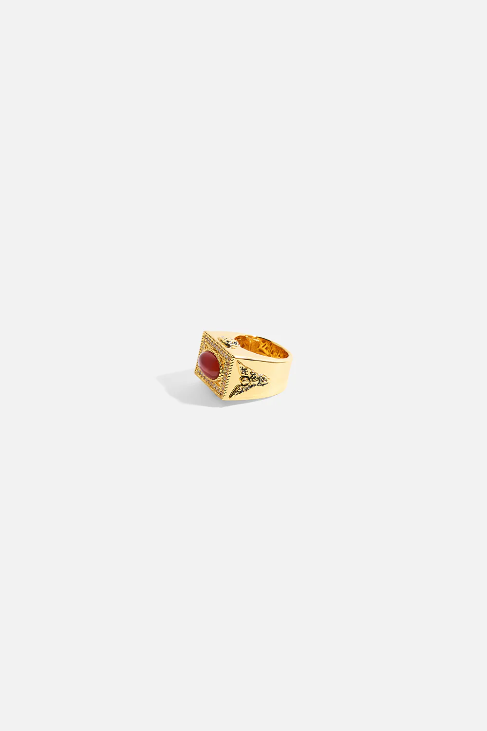 A SPANISH STATEMENT GEMSTONE RING GOLD