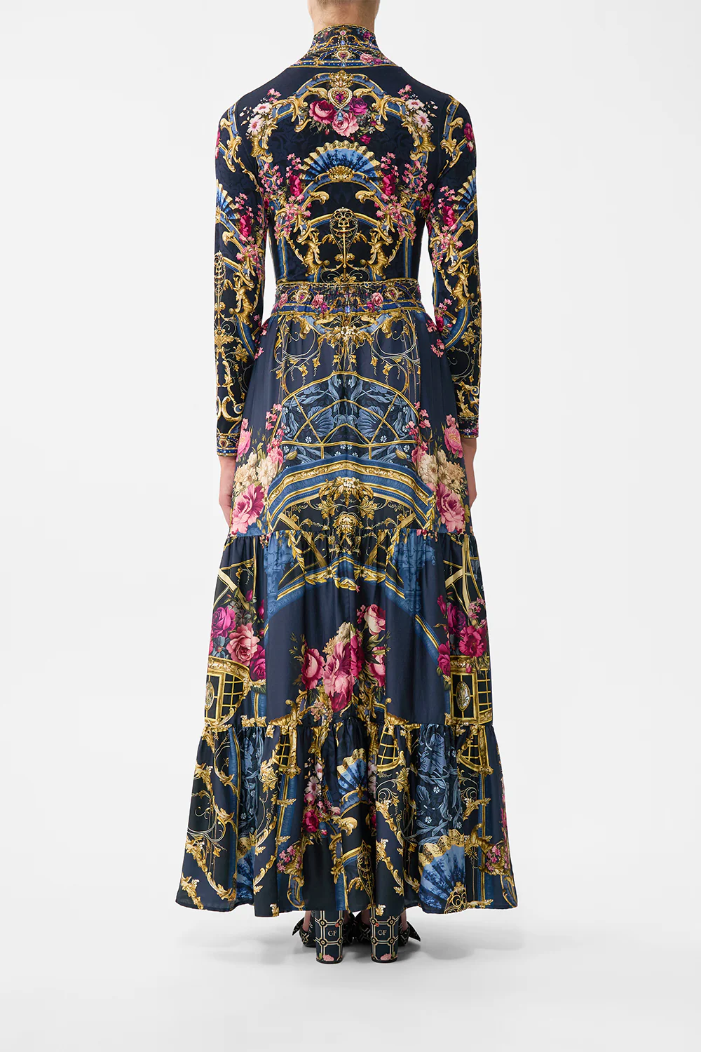 JERSEY TURTLENECK ORNATE ON A PLATE