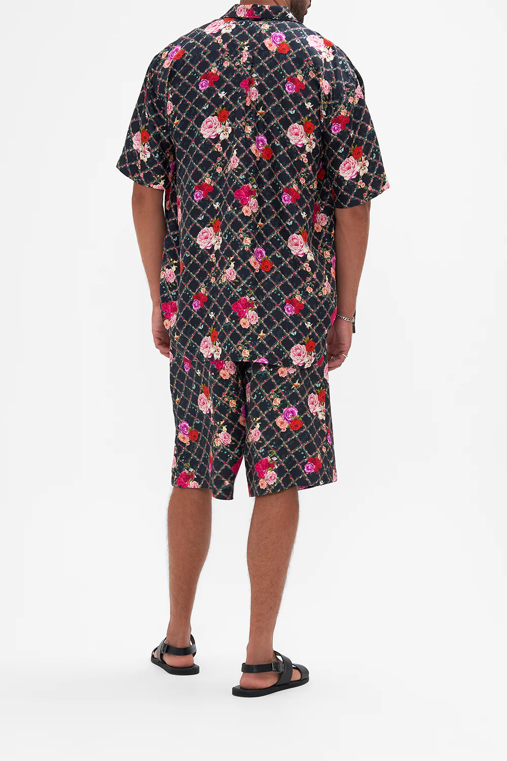 FIXED WAIST MID LENGTH WALK SHORT RESERVATION FOR LOVE