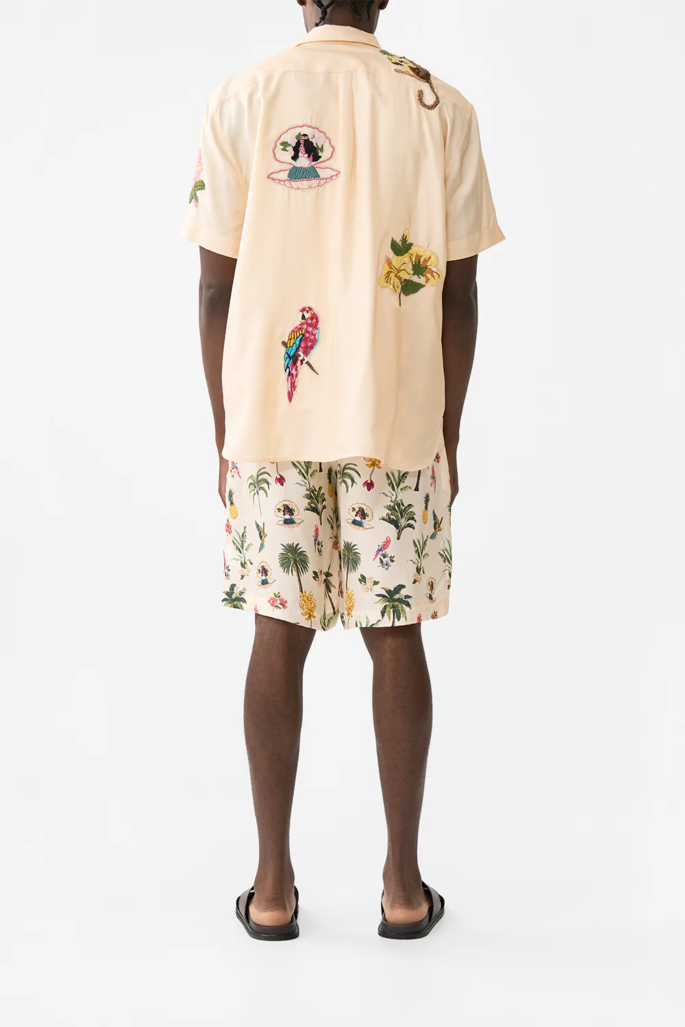 FIXED WAIST MID LENGTH WALK SHORT WELCOME TO THE WHITE LOTUS