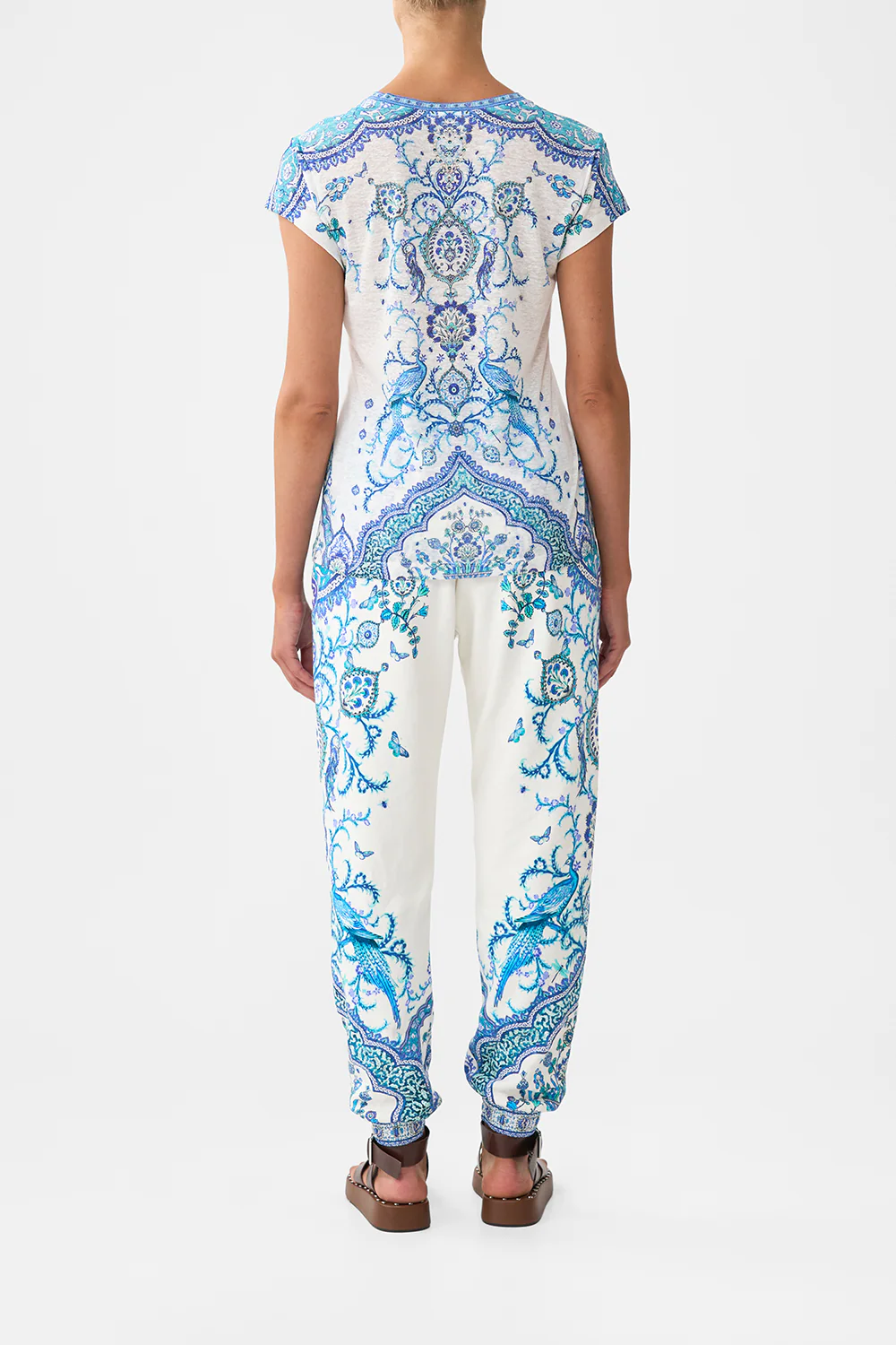 V NECK FITTED TEE ISNIK LULLABY