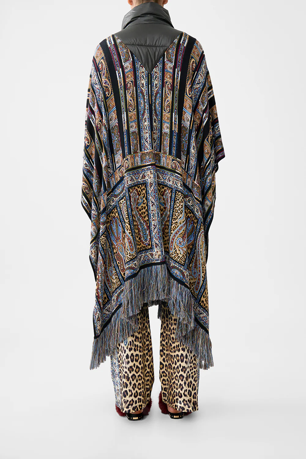 QUILTED COLLAR KNIT PONCHO ISTANBUL ANIMALIA