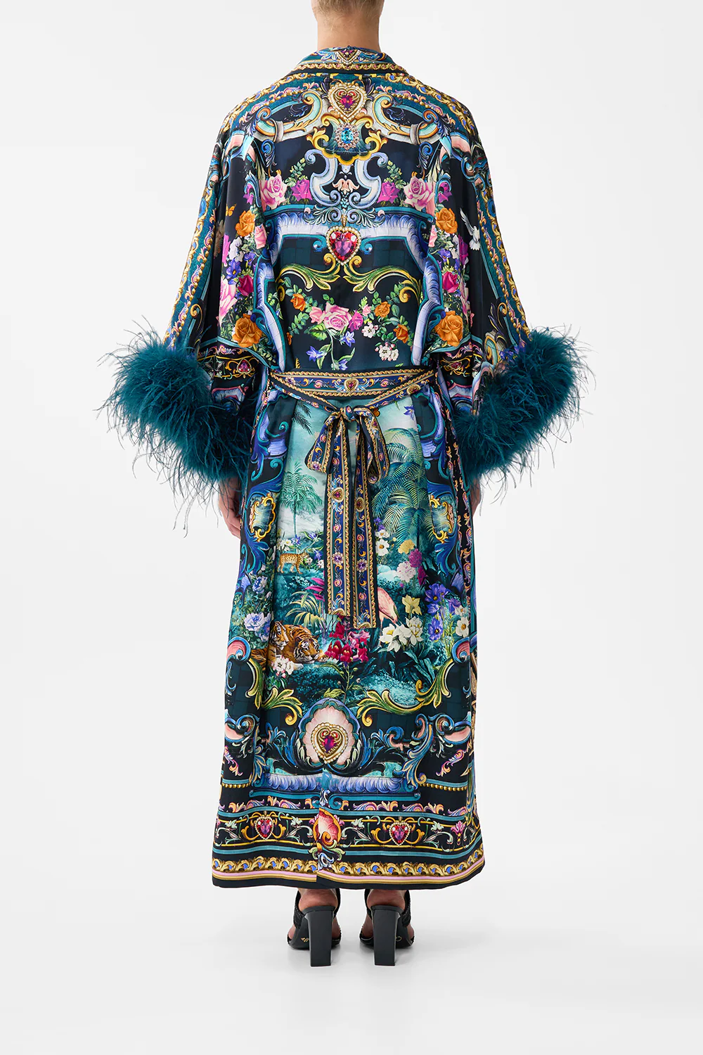 LONG ROBE WITH NARROW COLLAR AND FEATHERS BASKED IN BAROQUE