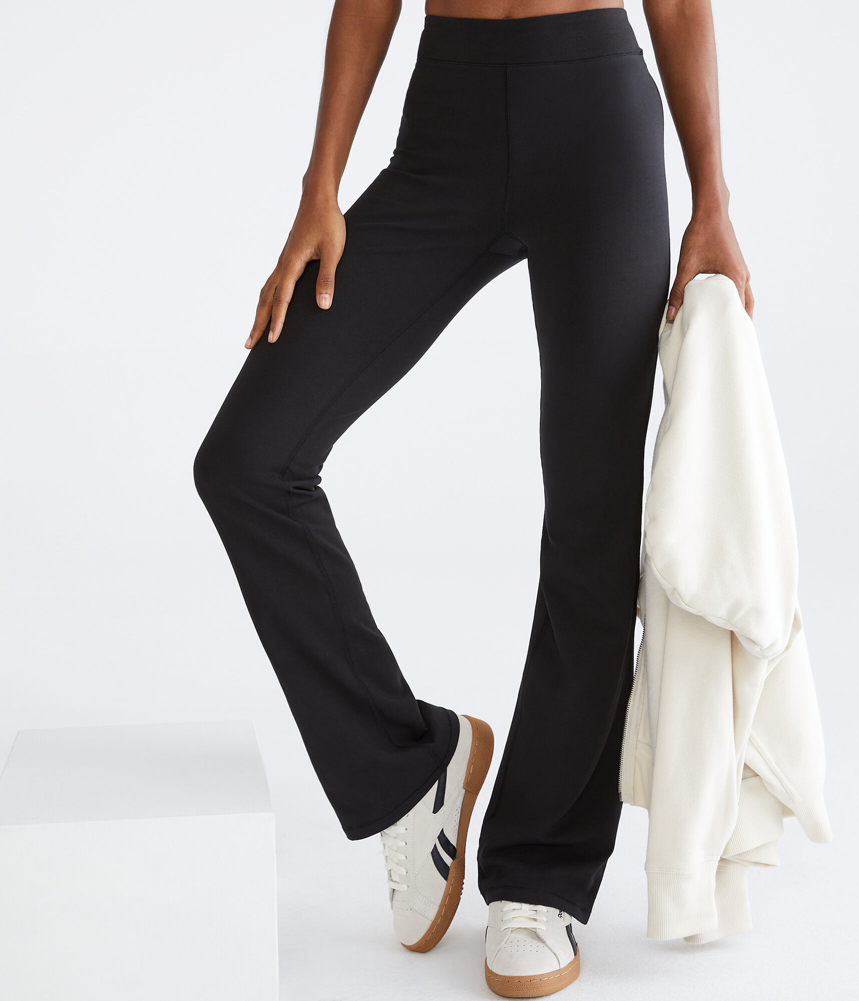 Slim Flare Low-Rise Leggings