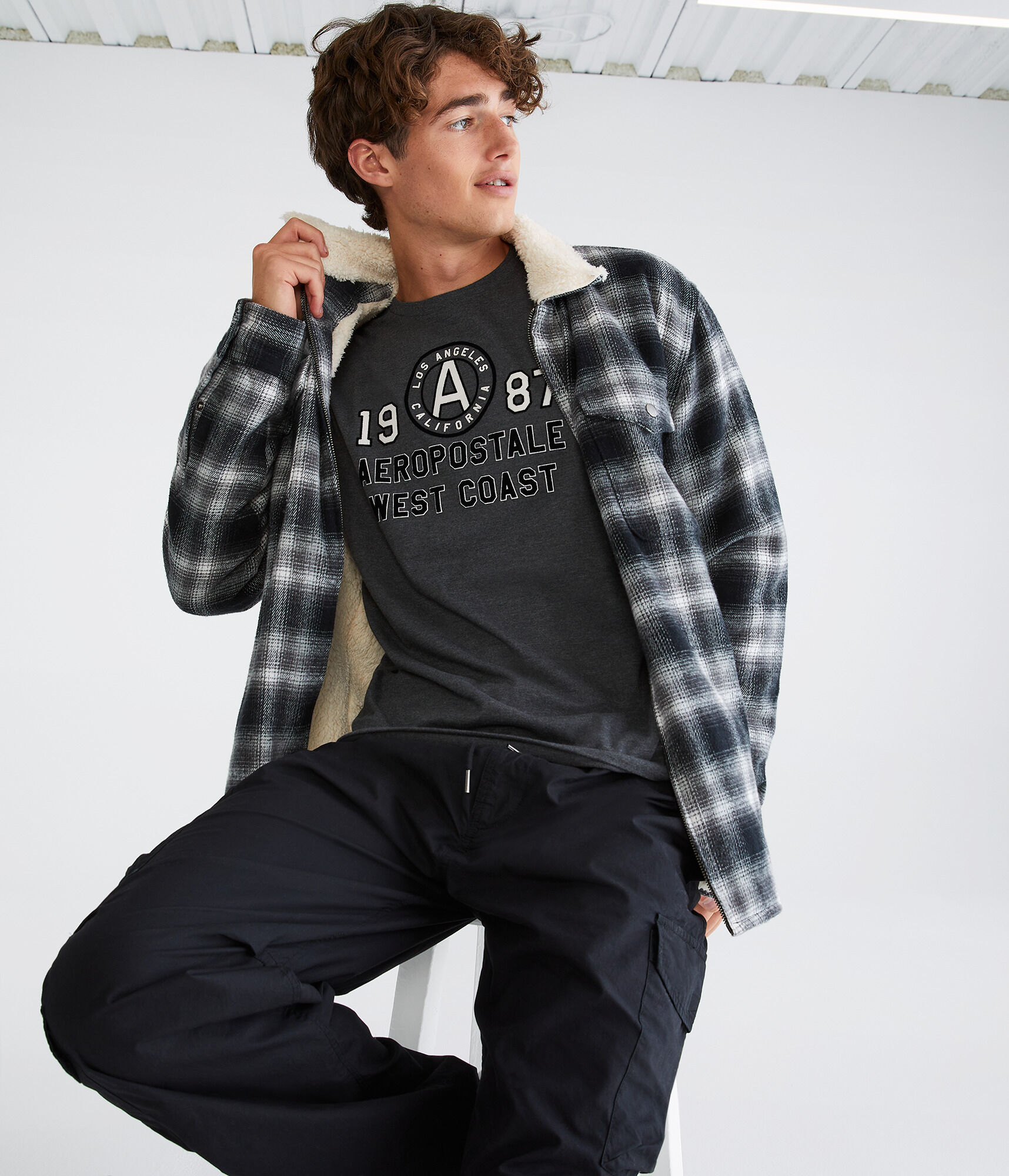 Aeropostale West Coast Appliqué Graphic Tee