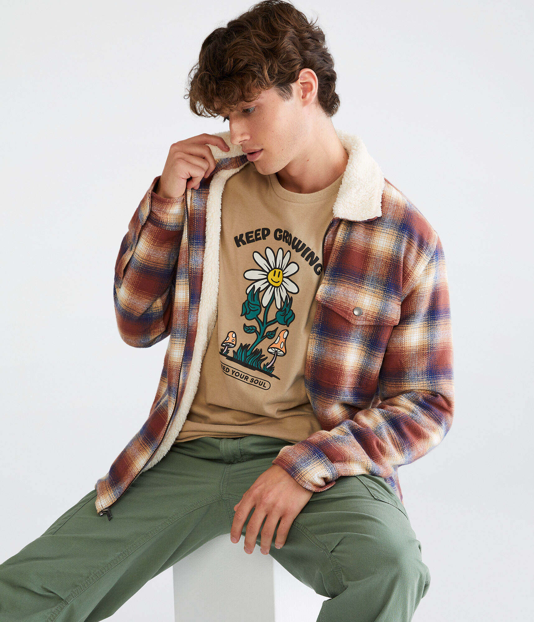 Keep Growing Daisy Graphic Tee