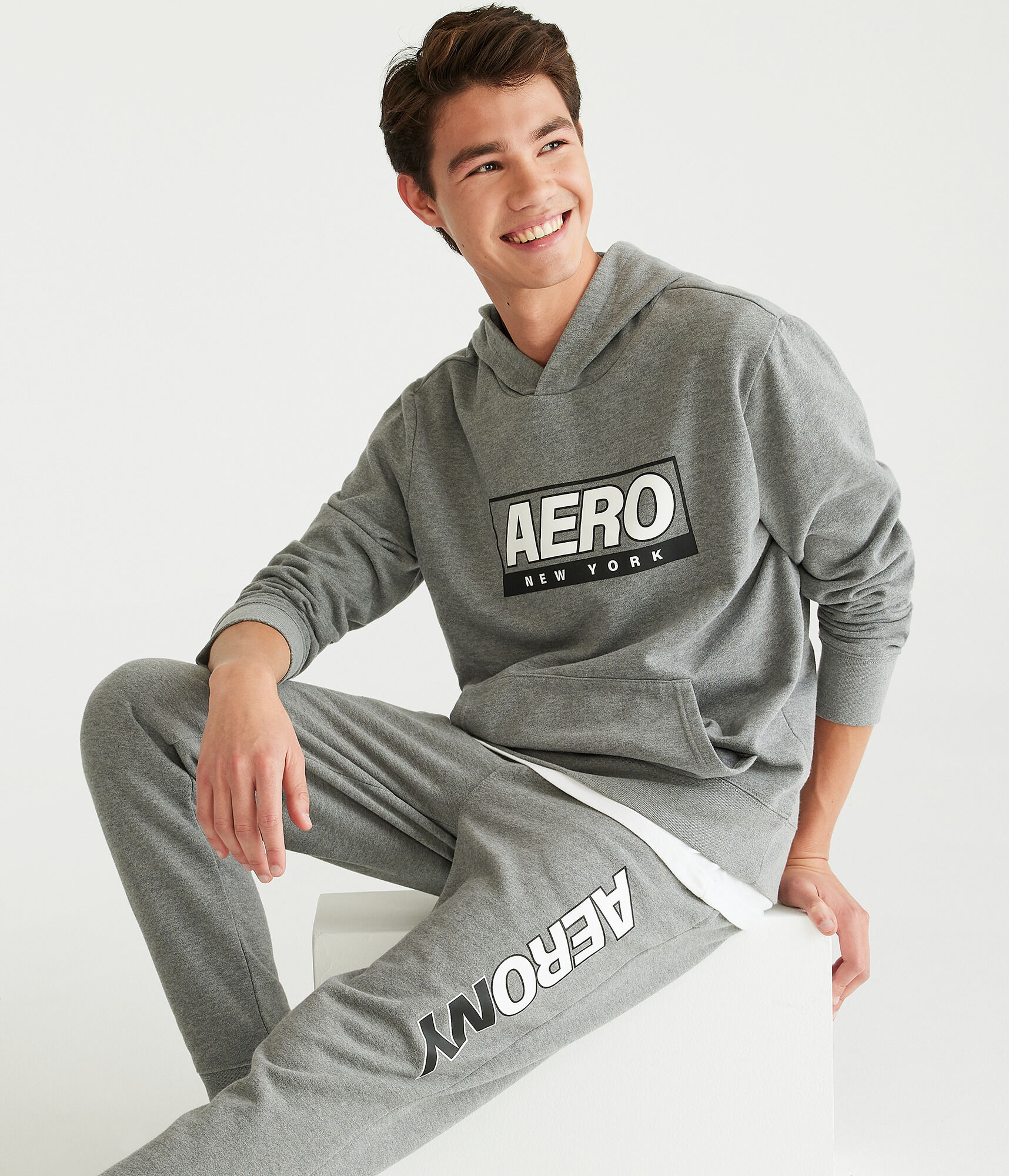 Aero NY Jogger Sweatpants