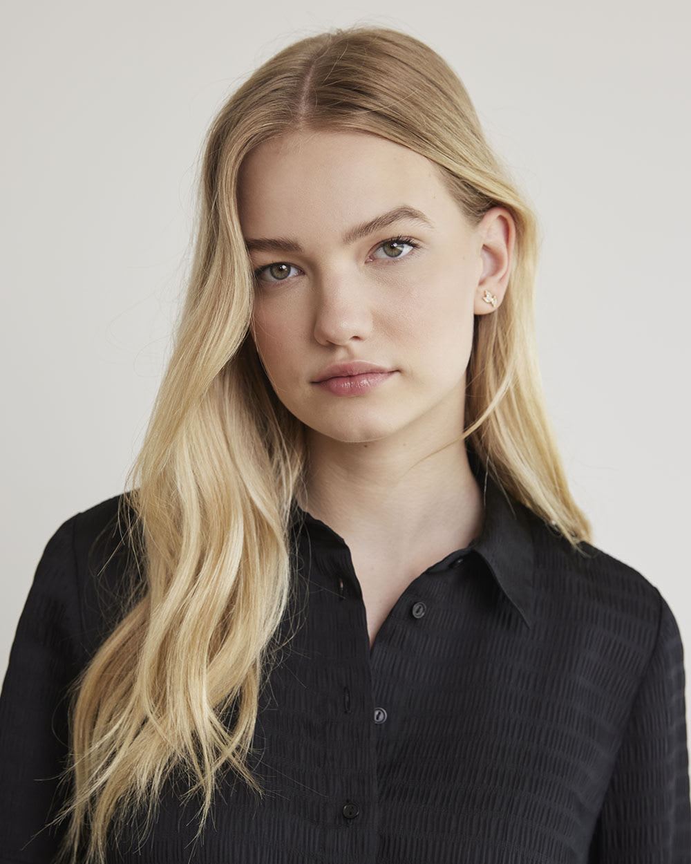 Short-Sleeve Buttoned-Down Textured Blouse