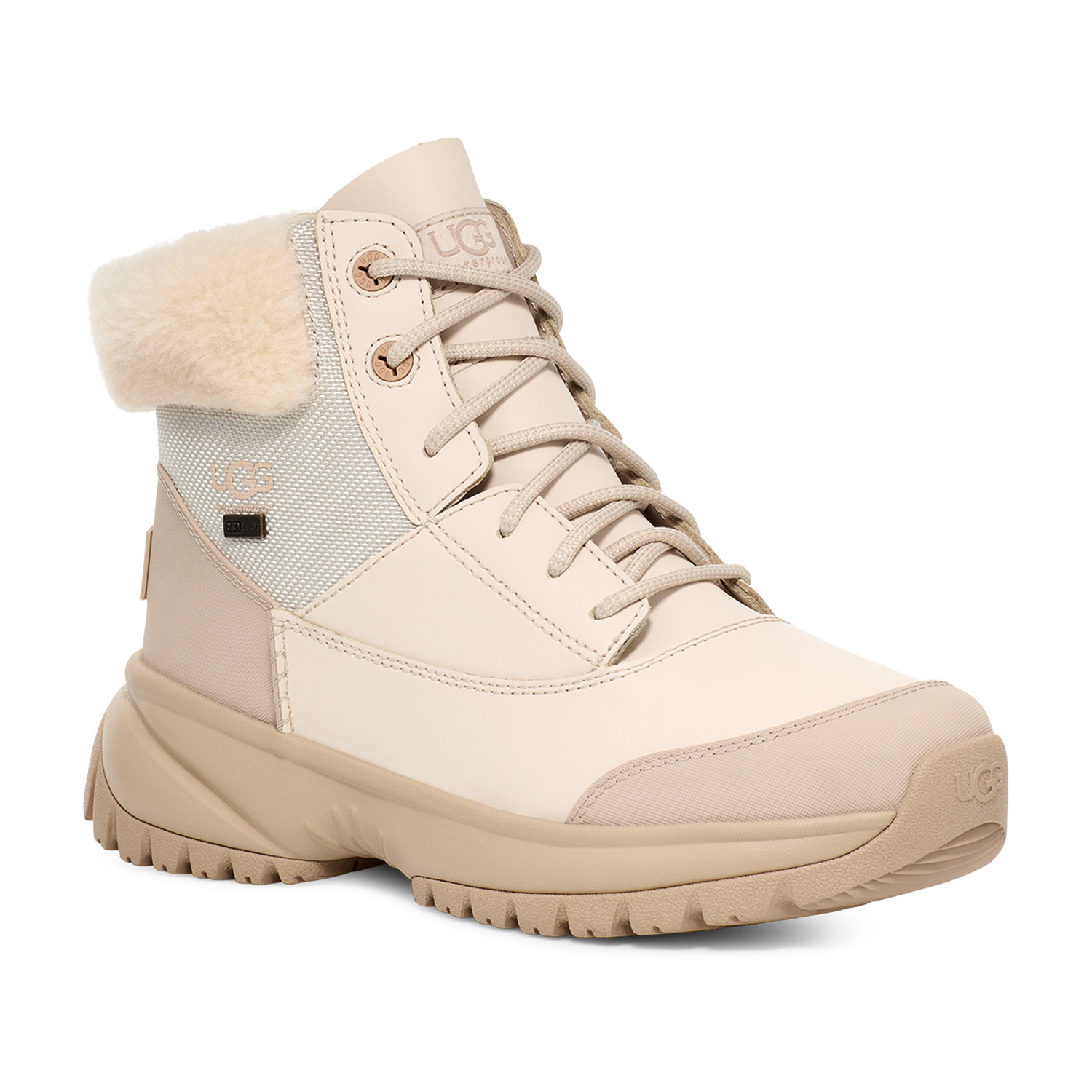 Ugg Yose Fluff V2 in Pine