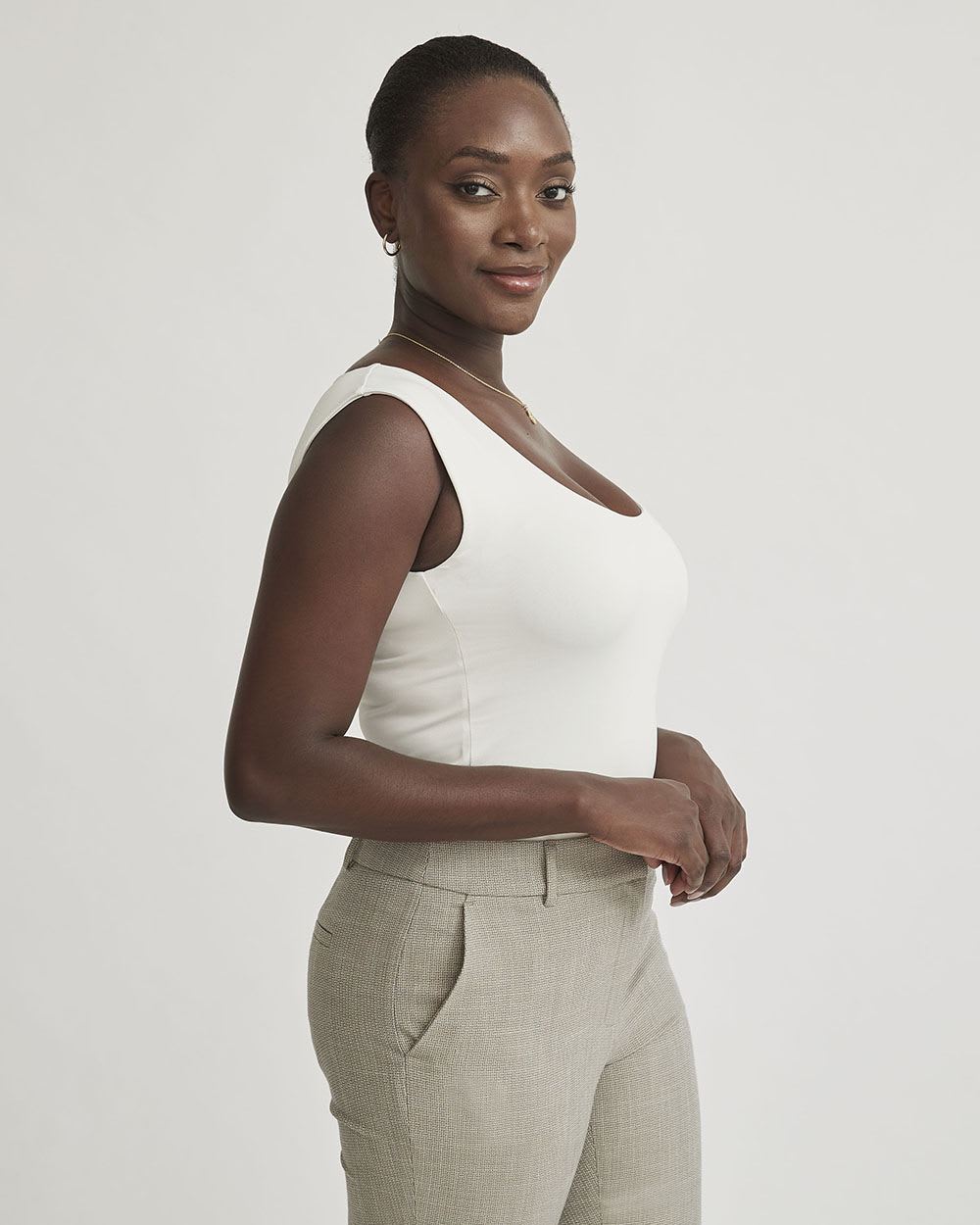 Fitted Sleeveless Scoop-Neck Tank Top